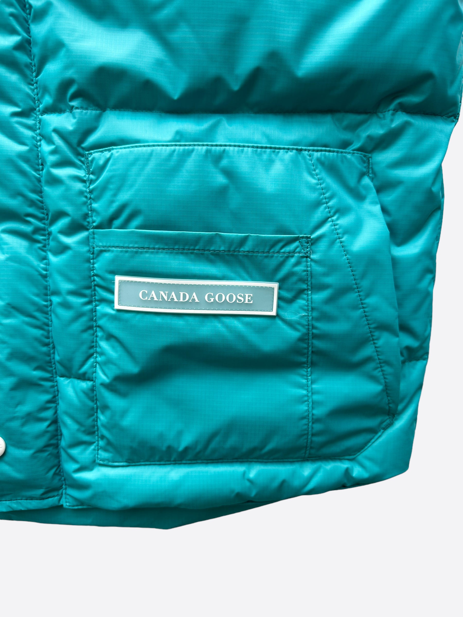 Canada Goose Arctic Surf Northern Lights Freestyle Vest - Lightweight Insulated Puffer Vest for Men & Women - Perfect for Outdoor Adventures, Hiking, and Winter Sports