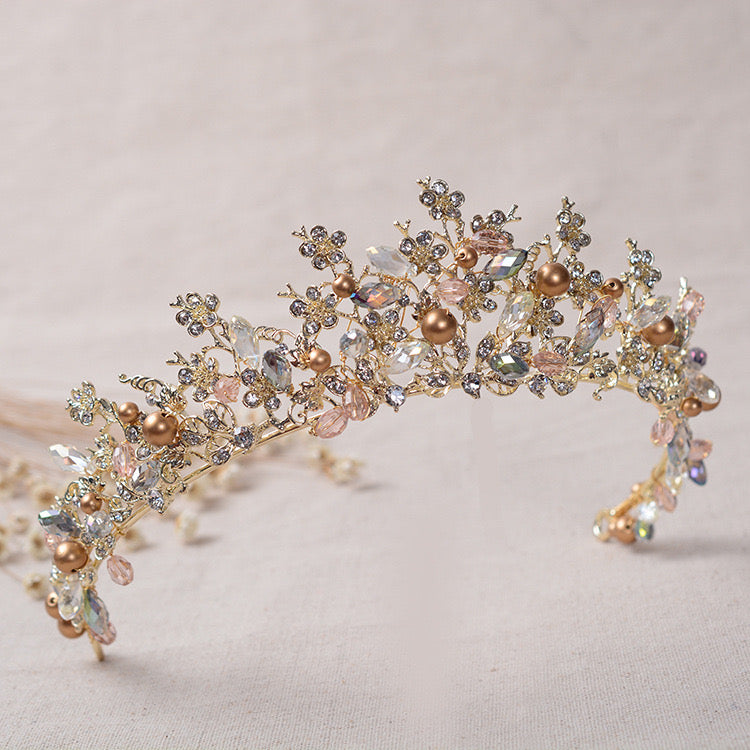 Elegant Crystal Tiara Queen Crown for Women - Wedding Bride Headpiece, Halloween Prom Birthday Party Accessory - Perfect for Bridal Showers, Pageants & Costume Events