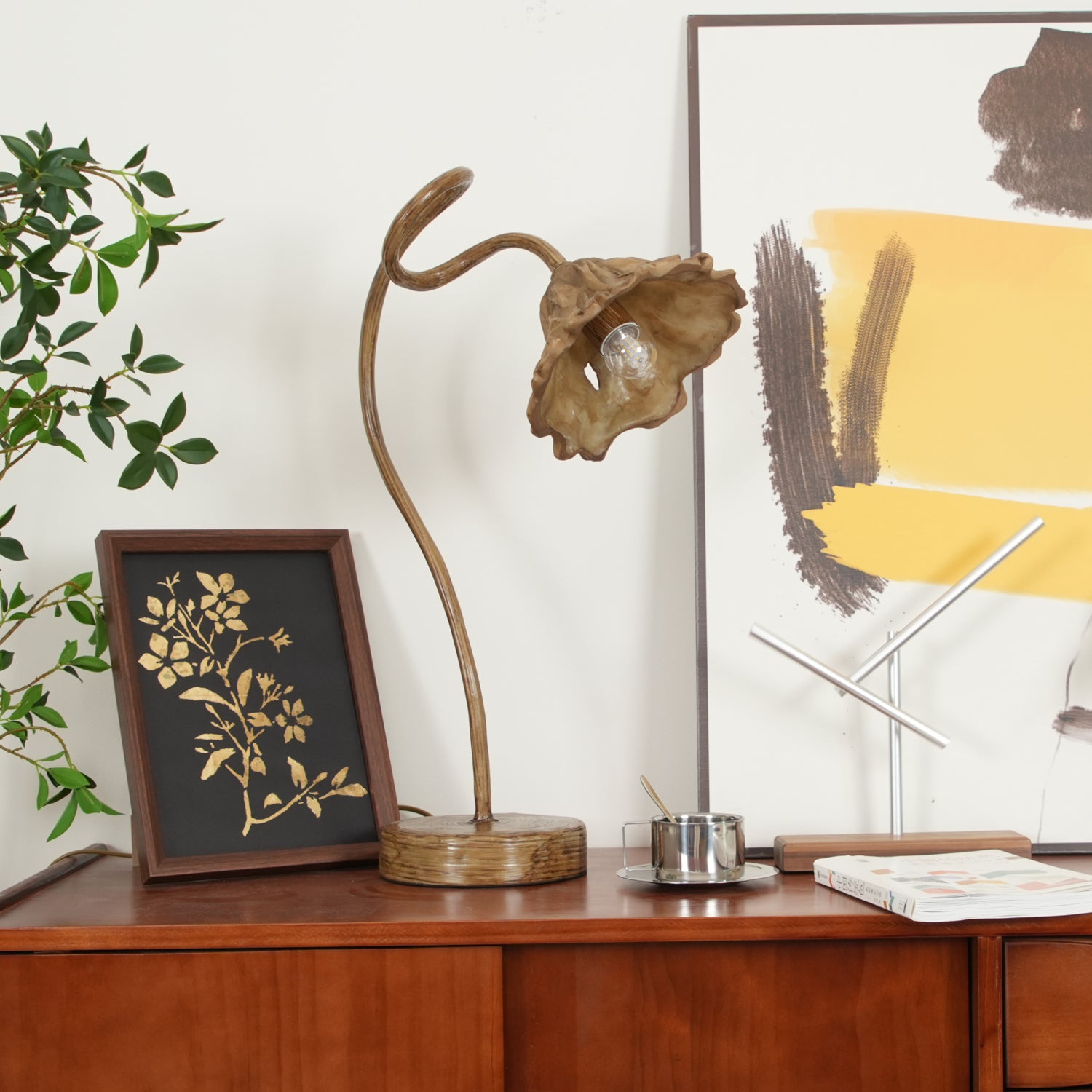 Elegant Lotus Leaf Table Lamp - Modern Home Decor for Bedroom, Living Room & Office - Perfect for Relaxation & Ambient Lighting