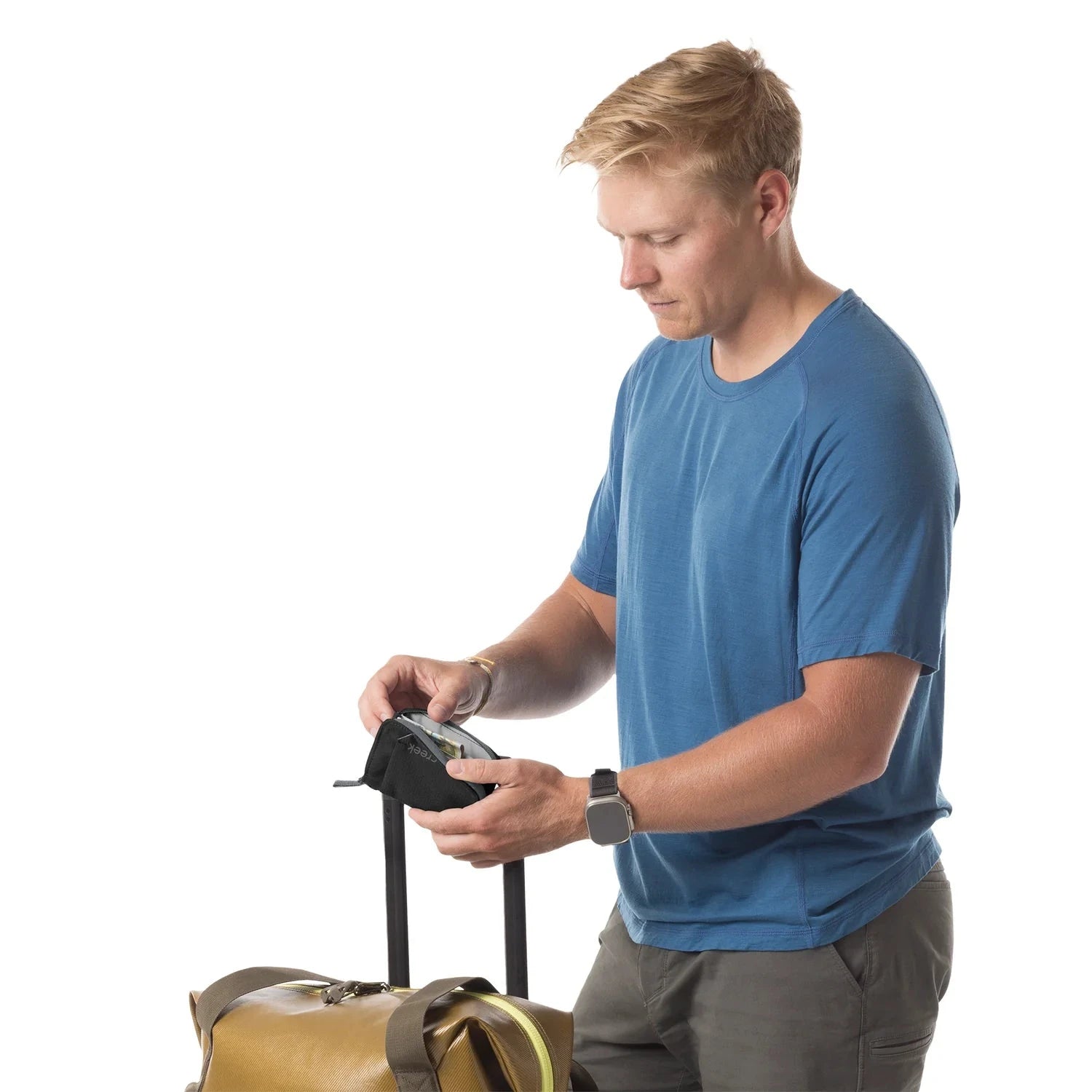 Eagle Creek RFID Blocking Travel Wallet - Secure & Slim Passport Holder for Men & Women - Perfect for Airports, Business Trips & Everyday Use