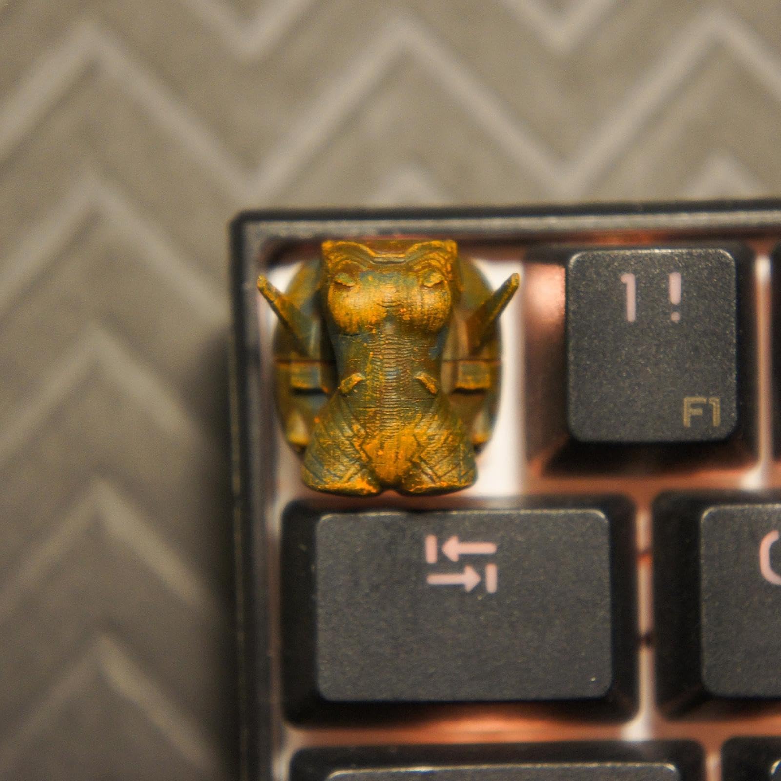 Gothic Keycap - Spooky Resin Mechanical Keyboard Keycap for Gaming & Design | Unique Custom Key Decoration for Mechanical Keyboards | Perfect for Halloween, Gaming Setups & Themed PC Accessories