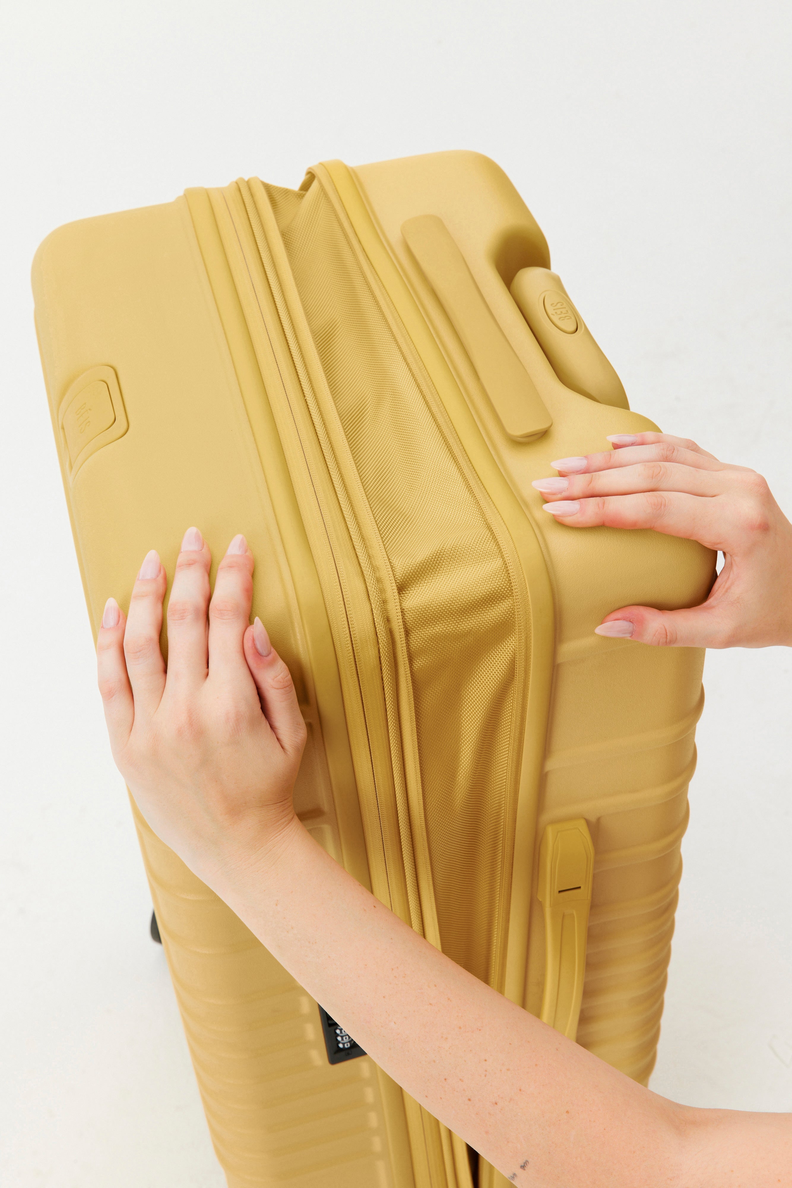 Honey Medium Check-In Roller Luggage - Lightweight Expandable Spinner Suitcase for Travel, Business Trips & Weekend Getaways