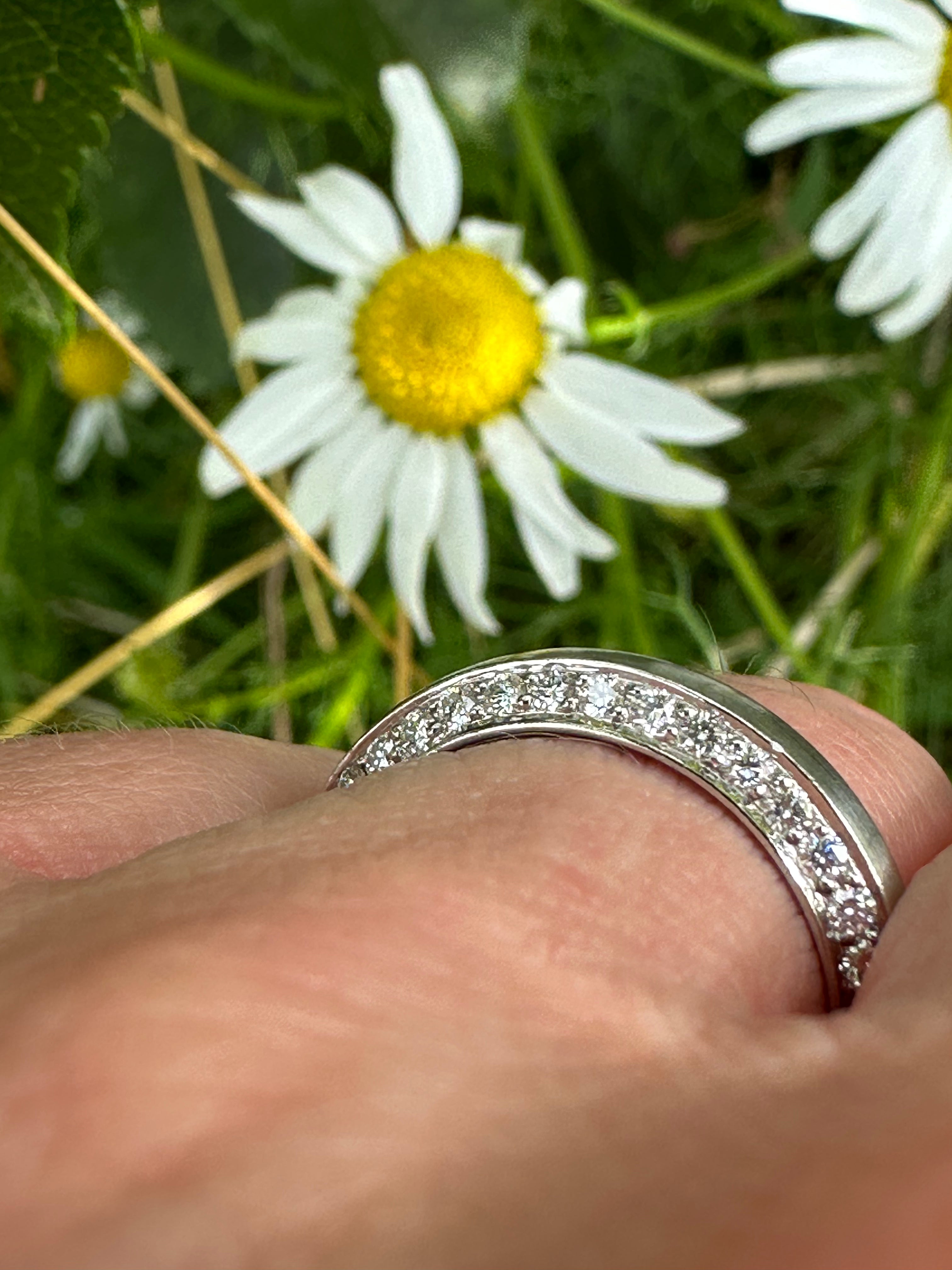 Elegant Platinum Comfort Fit Wedding Band with 0.47ct Brilliant Cut Side Diamonds - Perfect for Anniversaries & Special Occasions