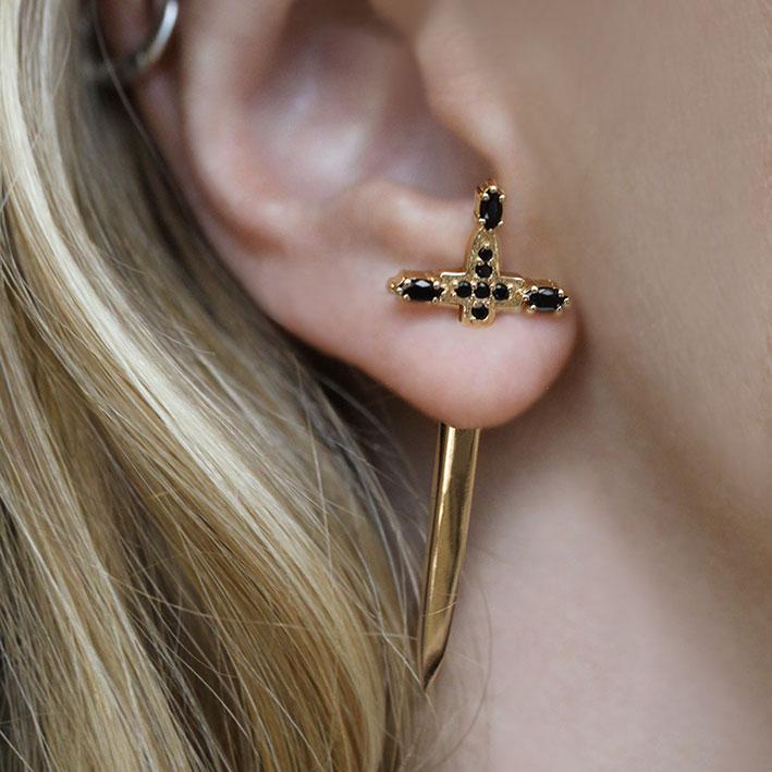 Black Spinel Gold Dagger Single Earring - Unique Gothic Jewelry for Women | Perfect for Halloween, Cosplay & Punk Fashion