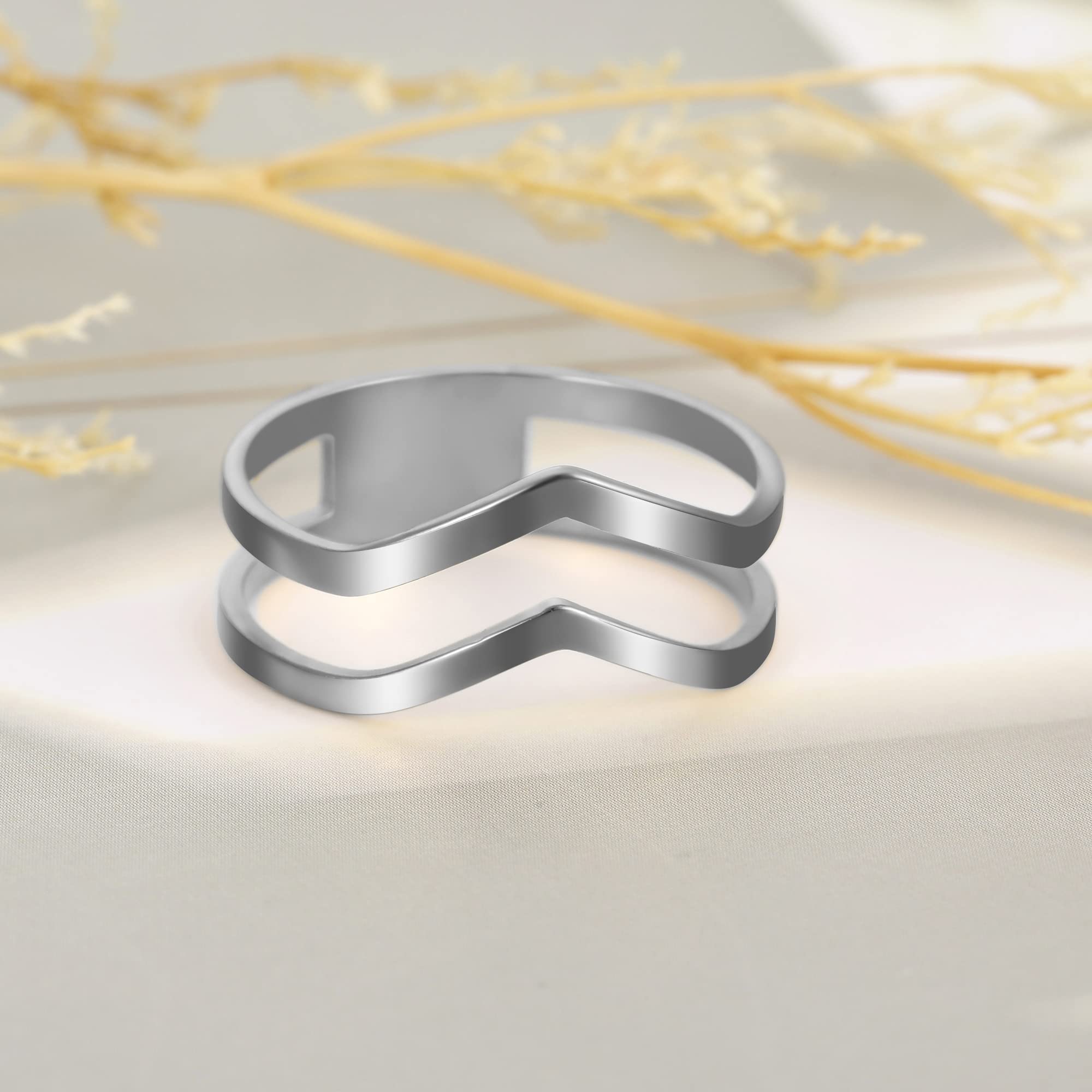 TEAMER Simple Geometric Wave Ring - Stainless Steel Stackable Rings for Women - Elegant Party Jewelry for Everyday Wear & Special Occasions
