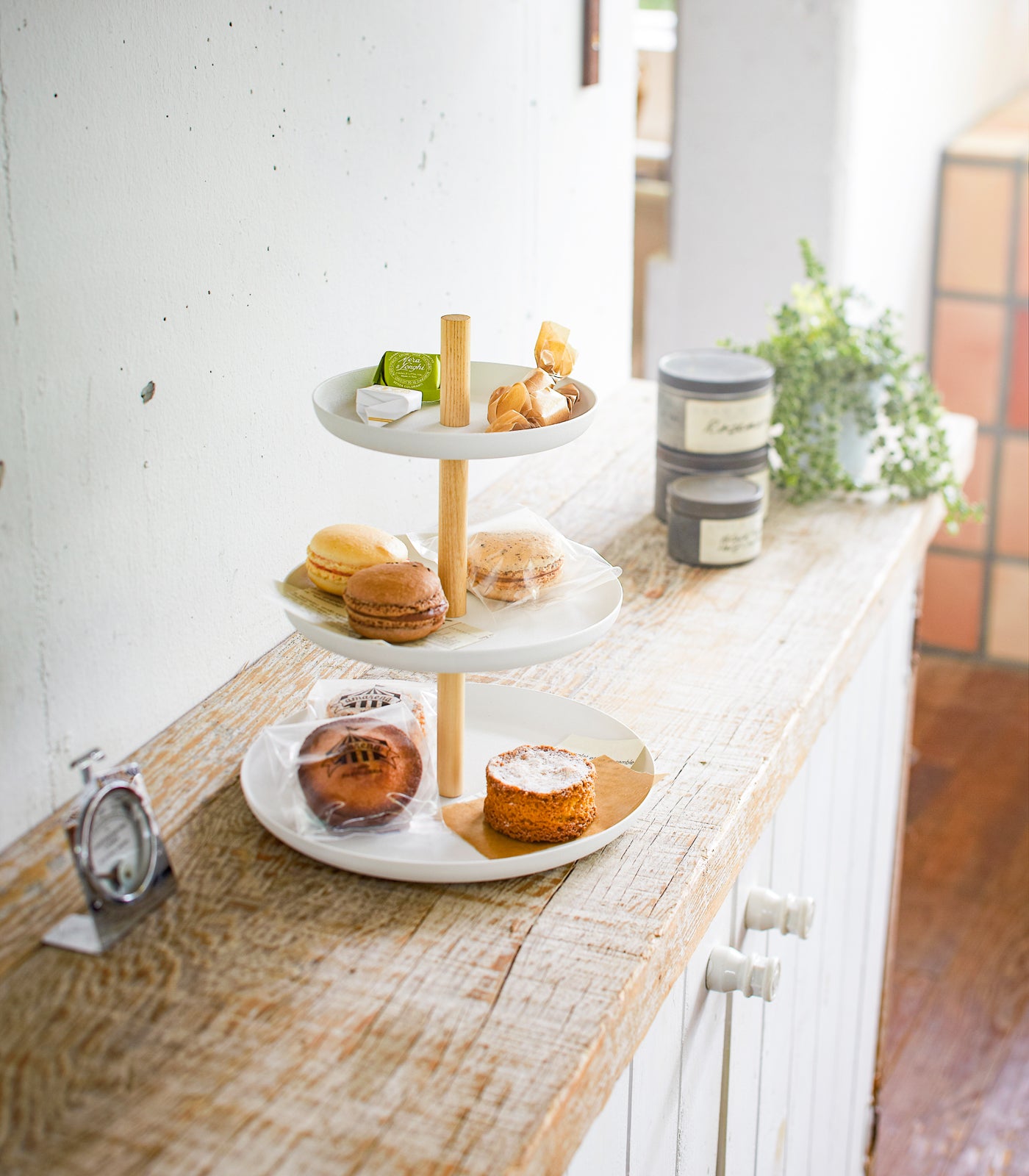 Premium Steel and Wood Serving Stand - Elegant Display for Desserts, Appetizers & Party Platters - Perfect for Dining, Entertaining & Home Decor