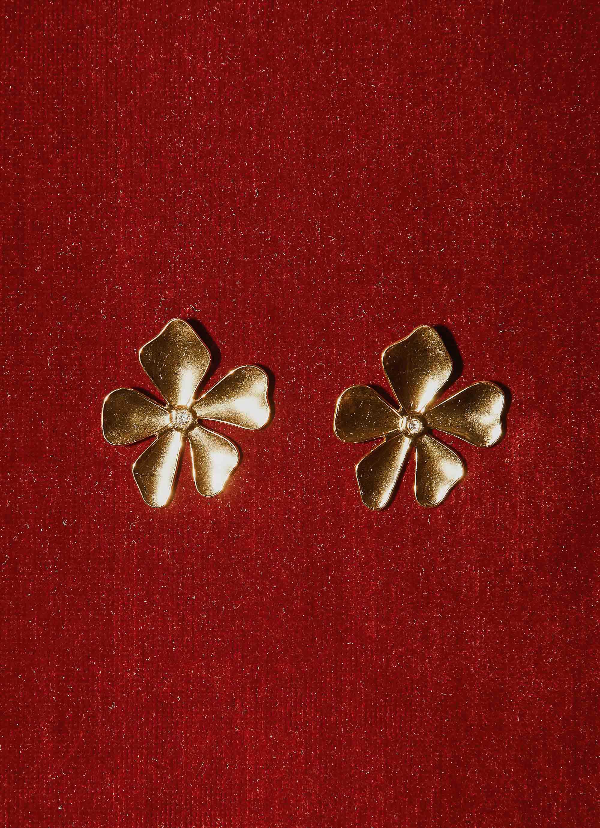 Daisy Love Flower Earrings - 14K Gold Plated Dainty Floral Stud Earrings for Women, Perfect Gift for Valentine's Day, Anniversary & Everyday Wear