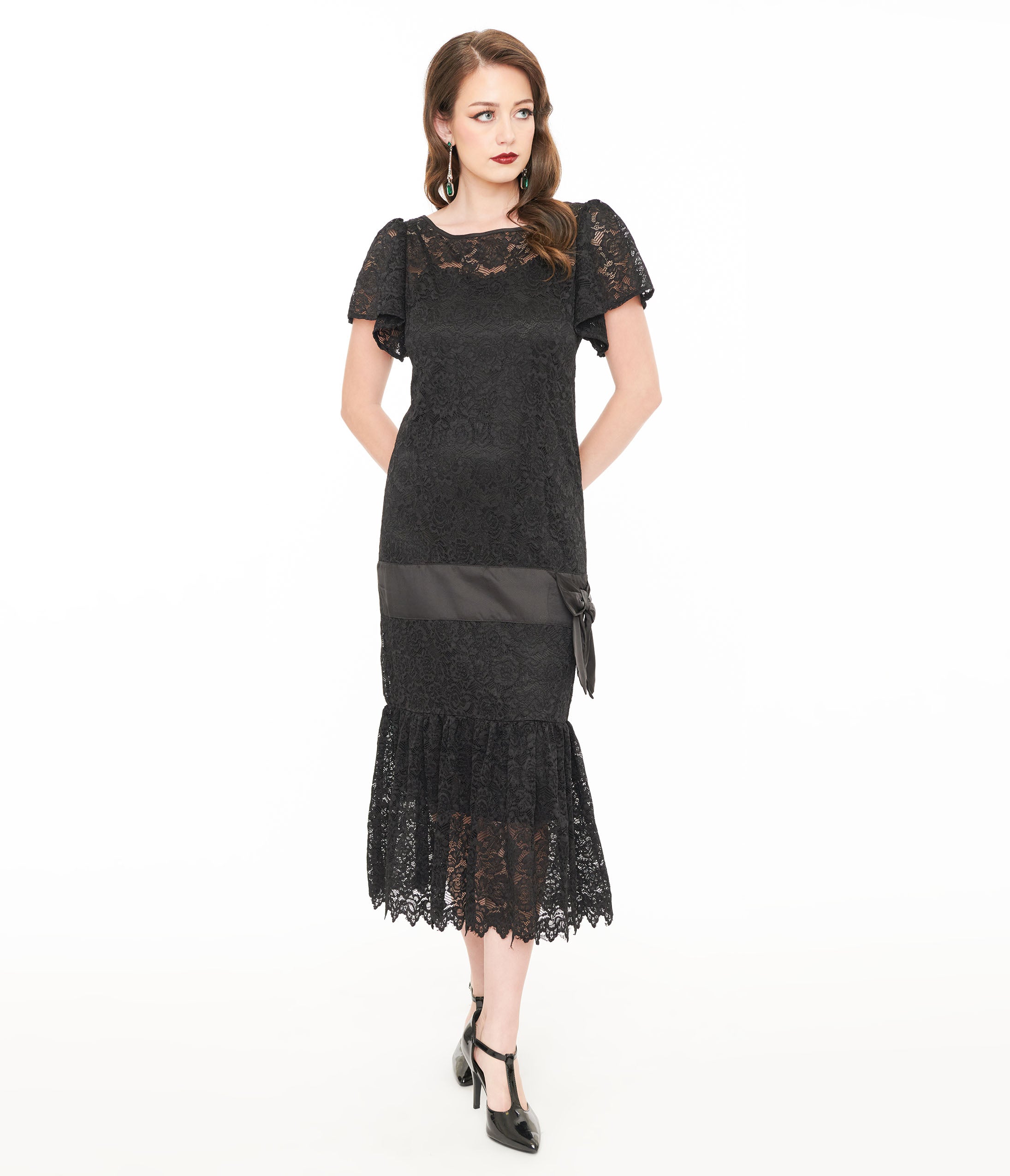Vintage 1920s Black Floral Lace Flapper Dress with Bow - Roaring Twenties Gatsby Party Costume, Halloween Outfit & Retro Themed Events