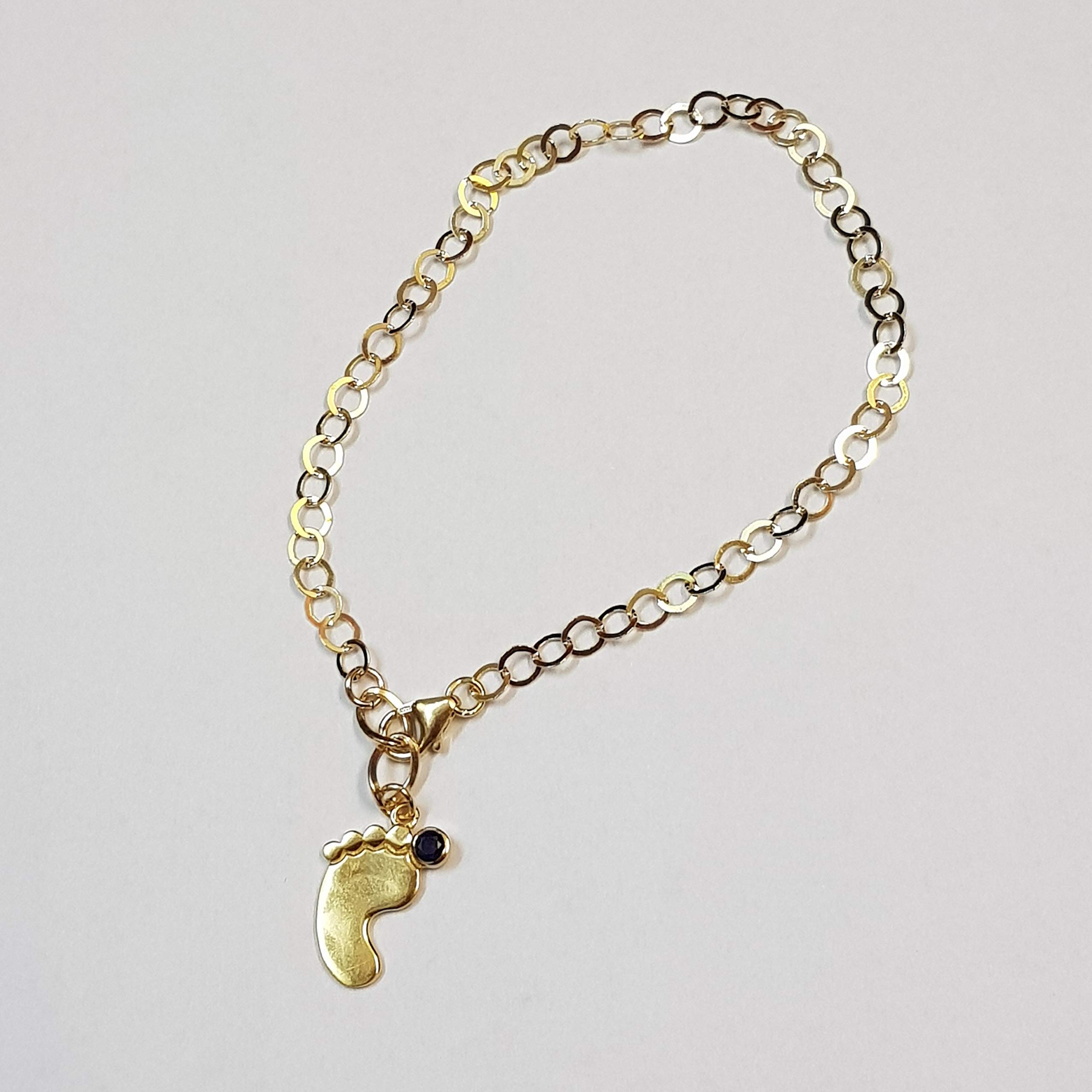 Baby Shower Bracelet with Baby Feet Charm & Black CZ Birthstone - Newborn Mommy Gift for Boys | Birth Present, Holiday Gift for Moms | Perfect for Baby Showers, Christenings & Special Occasions