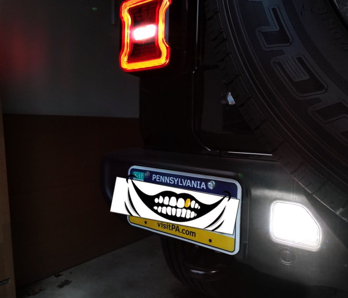 Clear Lens White LED Rear Bumper Reflector Light Kit for 2018+ Jeep Wrangler JL - Upgrade Your Off-Road Safety & Style for Night Driving & Trail Adventures