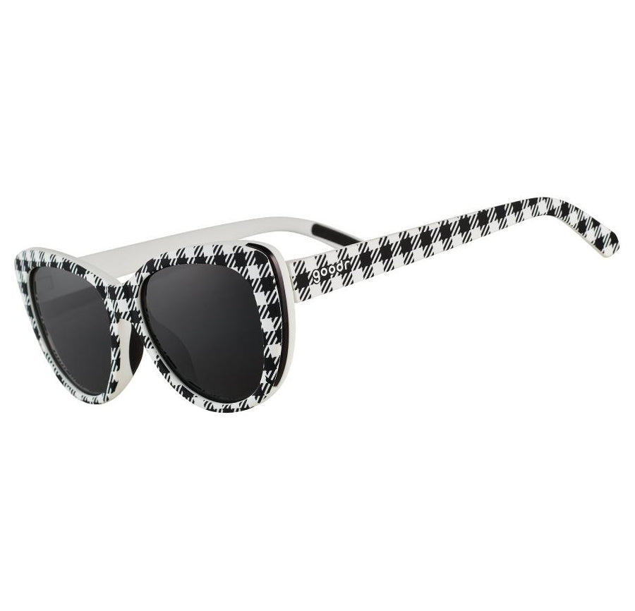 Trendy Gingham Print Fashion Outfits & Accessories for Women | Stylish Summer & Spring Wardrobe Essentials | Perfect for Casual Wear, Beach Trips, and Picnics
