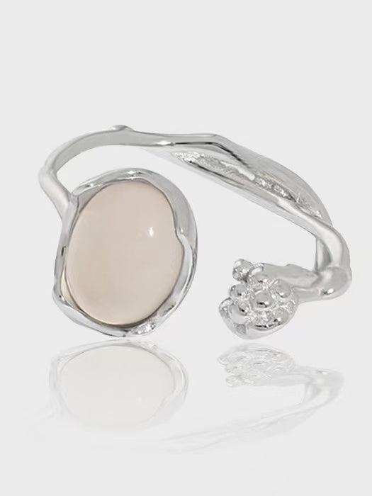 Lovevop White Agate Ring - Elegant Light Luxury Personality Jewelry for Women | Perfect for Weddings, Parties and Everyday Wear