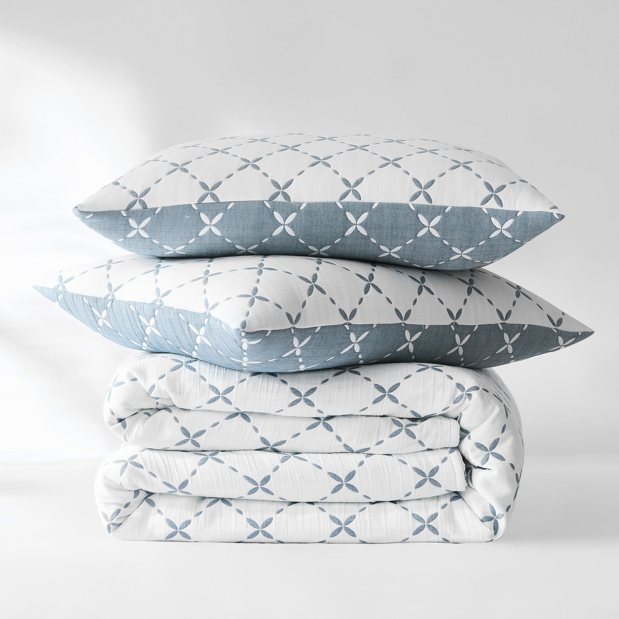 Luxury Diamond Leaf Jacquard Reversible Matelasse Coverlet Set - Queen Size Bedspread for Master Bedroom & Guest Room Decor