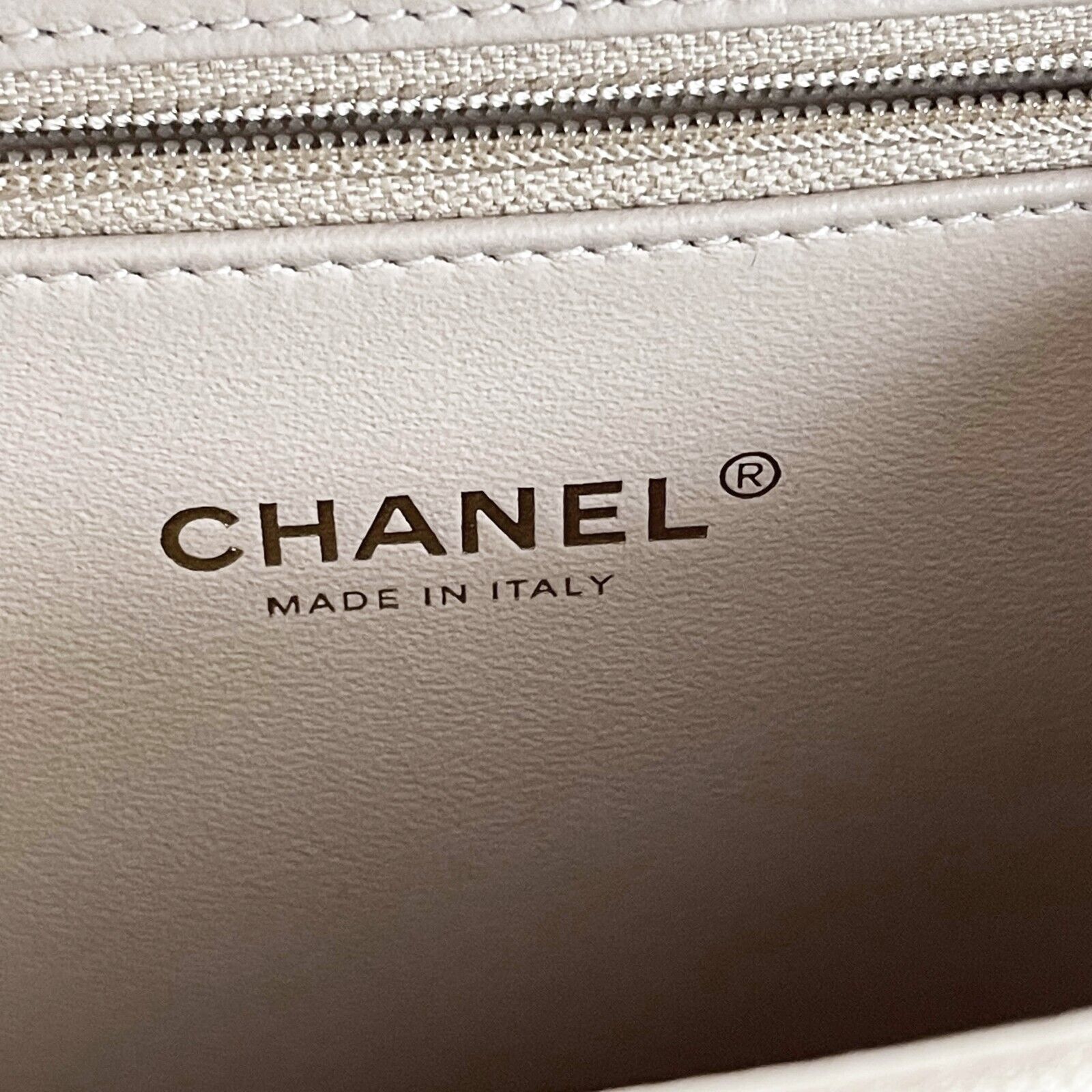 Chanel Excellent CC Filigree Vanity Case Medium Pink Beige Crossbody Handbag - Luxury Designer Shoulder Bag for Women, Perfect for Parties, Dates & Special Occasions