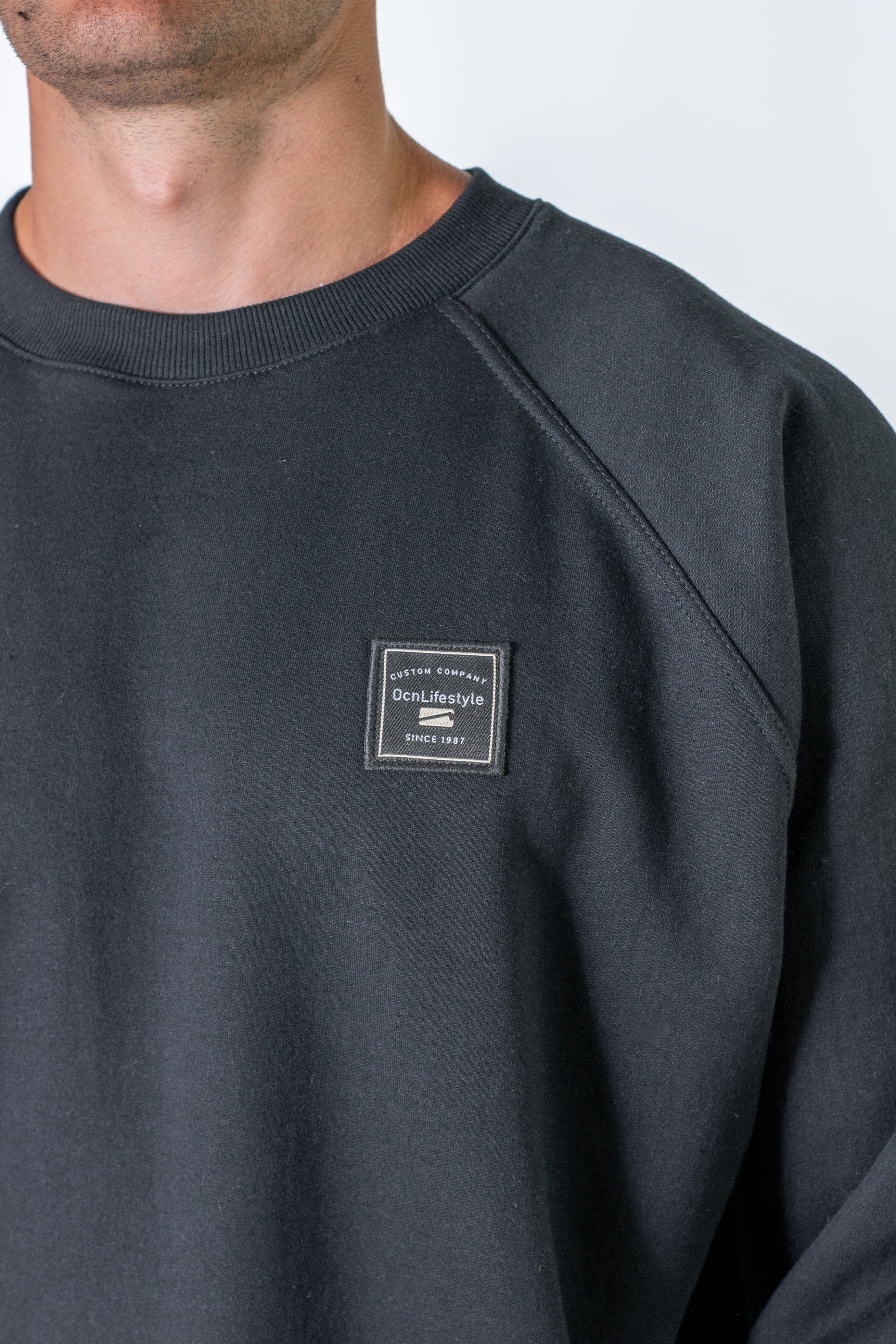 Ocn Raglan H Comb Base Black Sweatshirt - Comfortable & Stylish for Casual Wear, Gym, and Outdoor Activities