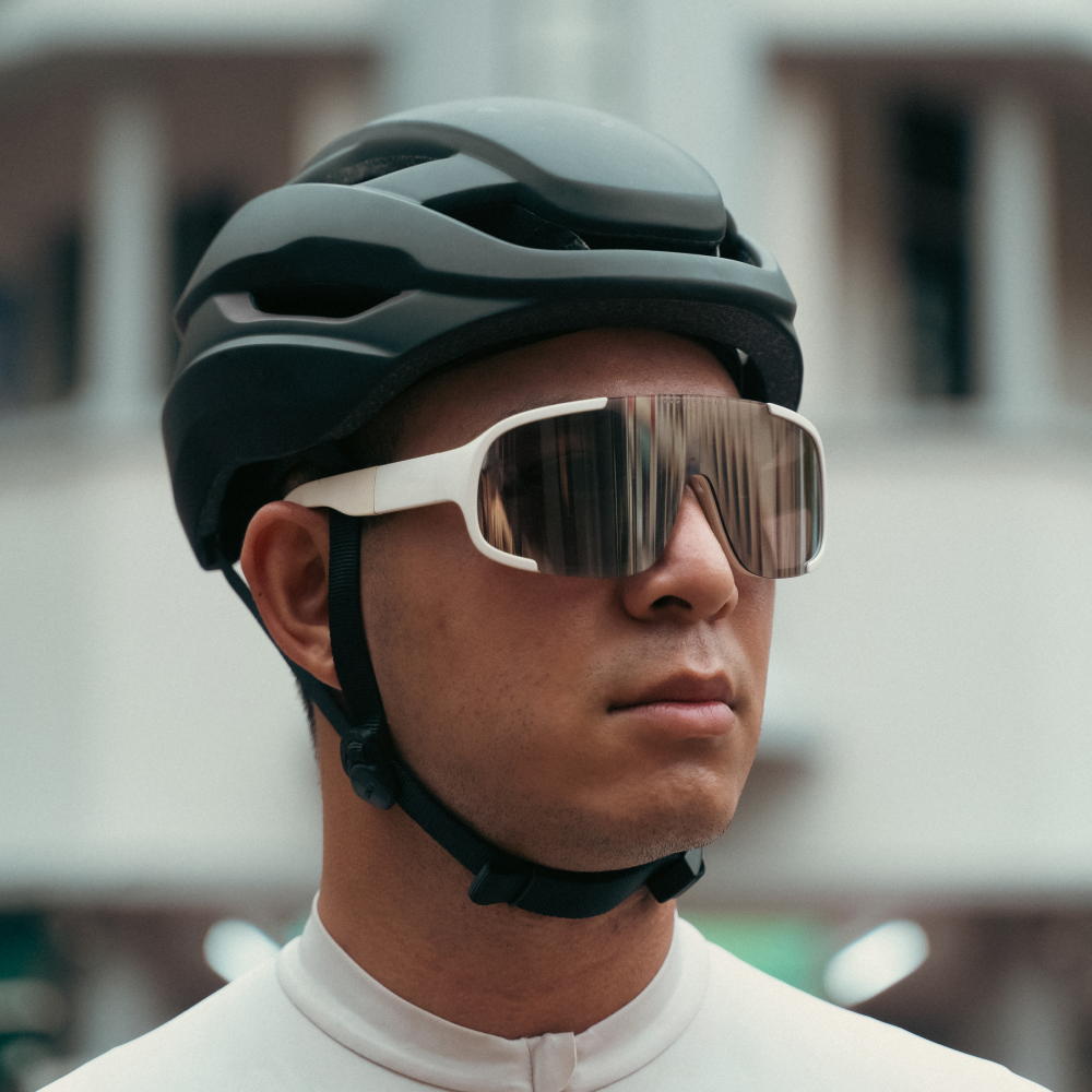 Lumos Ultra Fly 24713759 - Premium LED Bike Helmet for Night Cycling & Commuting - High Visibility, Lightweight & Comfortable for Urban Riders & Outdoor Enthusiasts