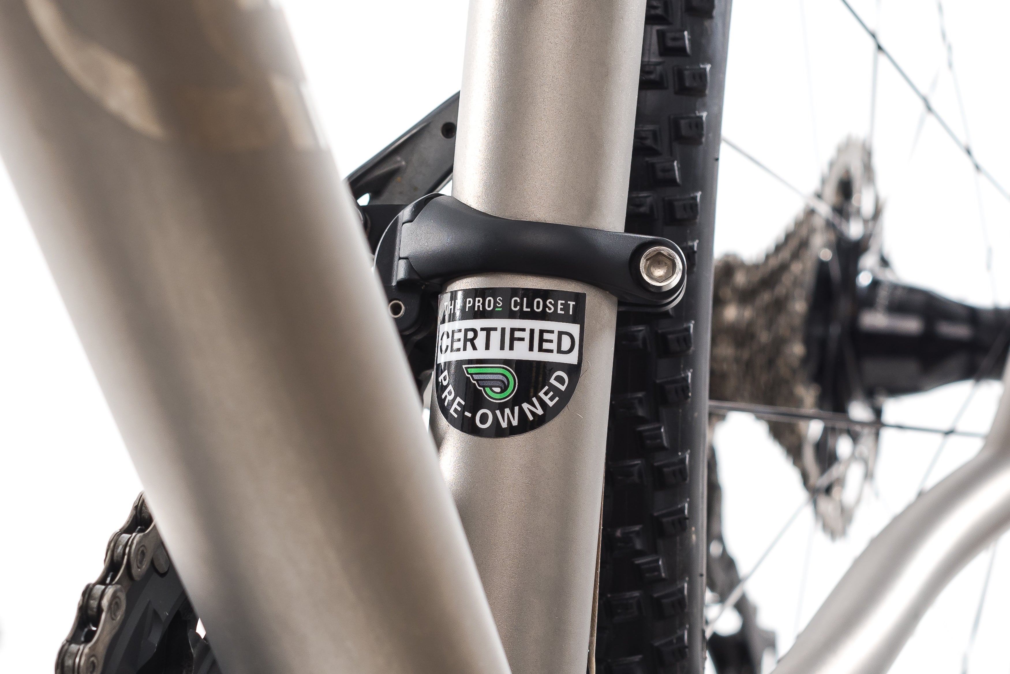Alchemy Chiron 52cm Road Bike - Lightweight Carbon Frame, Shimano 105 Groupset (2016 Model) | Perfect for Commuting, Road Racing & Fitness Cycling