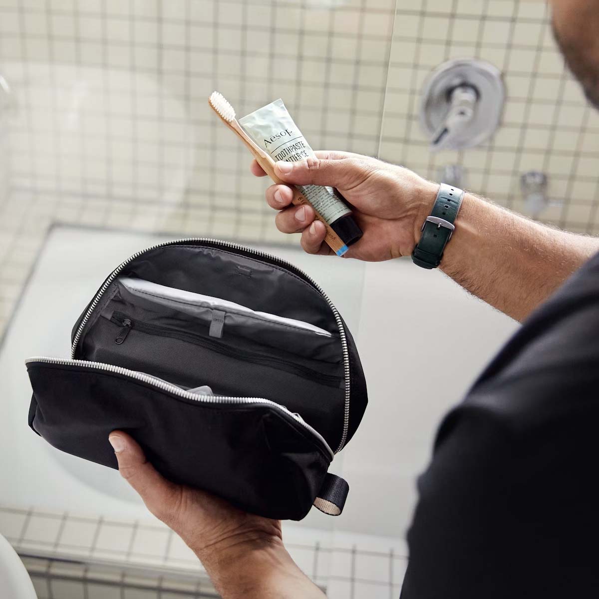 Bellroy Premium Travel Toiletry Kit - Water-Resistant Organizer for Men & Women - Perfect for Airplane, Gym, Camping & Business Trips