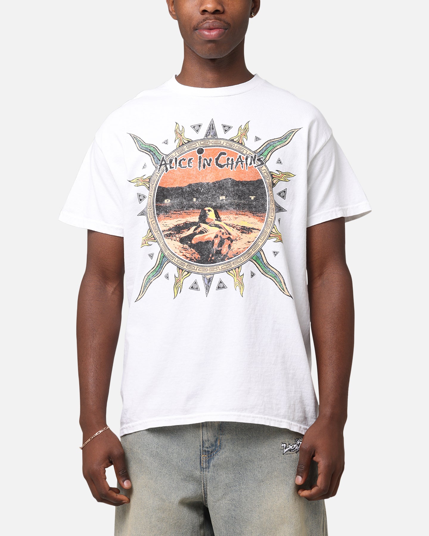 Alice In Chains Flames Vintage T-Shirt - White Retro Band Tee for Concerts & Casual Wear