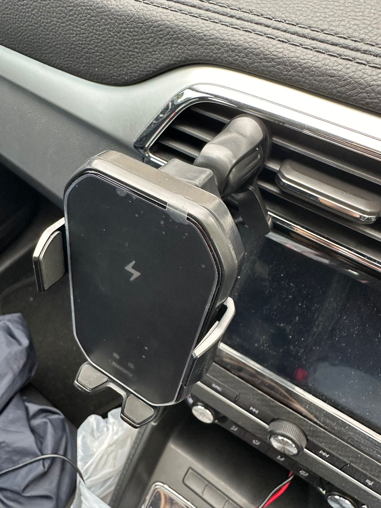 REMAX 15W Fast Wireless Phone Charger - Auto Clamping Car Vent Mount with Intelligent Sensor & Secure Lock - Perfect for iPhone, Samsung, Google Pixel (Use While Driving, GPS Navigation, Hands-Free Charging)