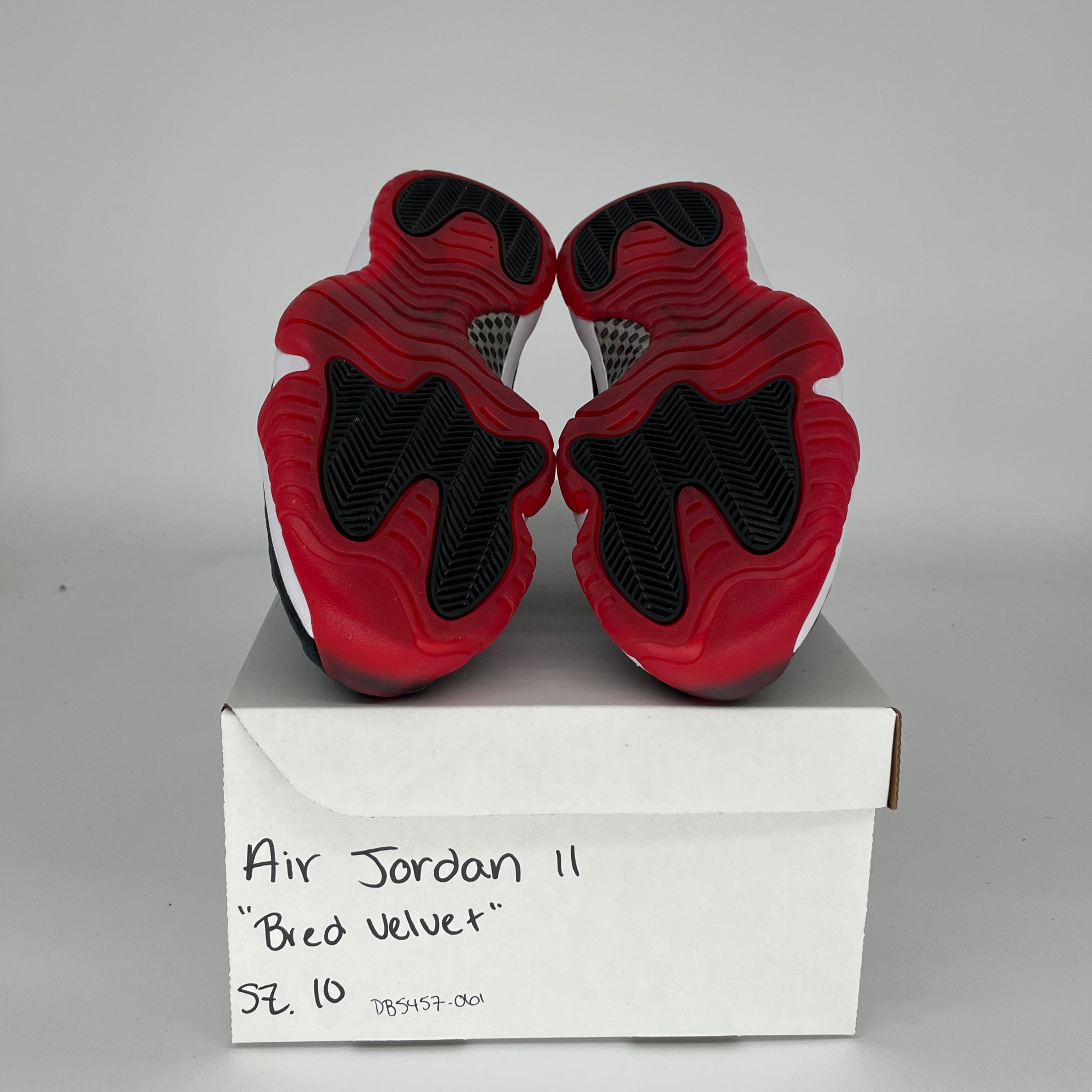 Original: AIR JORDAN 11 BRED VELVET W SIZE 10/11.5W DB5457 061   Optimized: Air Jordan 11 Retro Bred Velvet Basketball Shoes - Women's Size 10/11.5W (DB5457-061) - Perfect for Court Performance & Streetwear Fashion