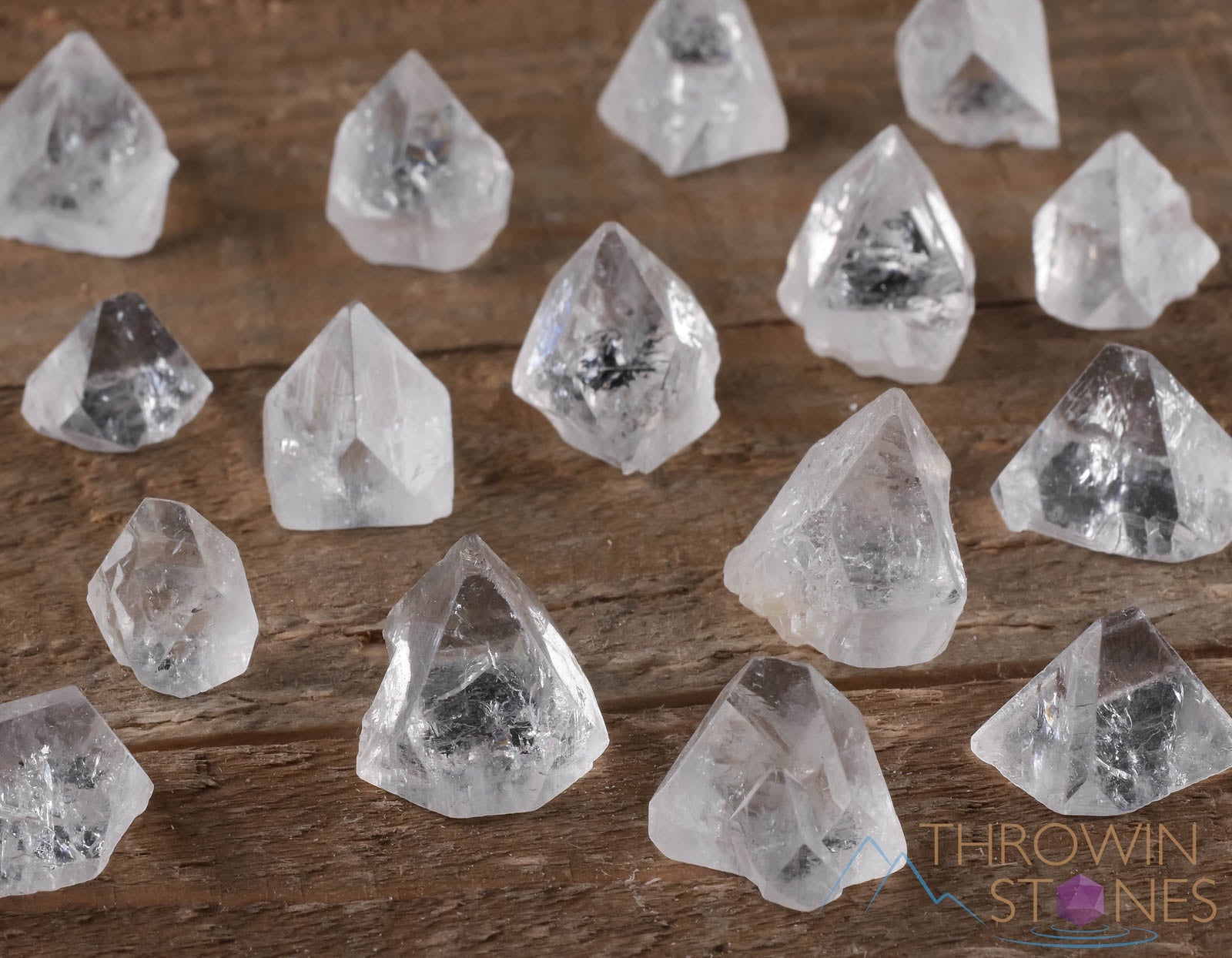 Natural Apophyllite Pyramid Raw Crystal - Metaphysical Healing Stone, Home Decor, Spiritual Gift for Meditation & Energy Work - Perfect for Yoga, Reiki, and Crystal Healing