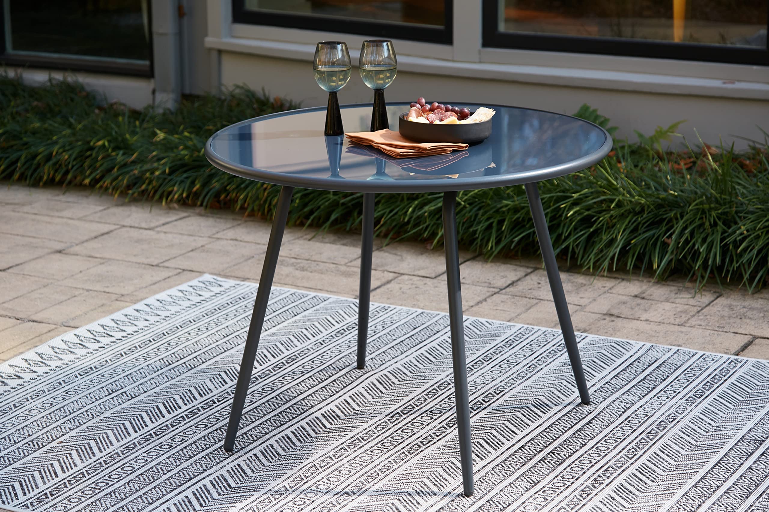 Signature Design by Ashley Outdoor Palm Bliss Round Patio Dining Table - Weather-Resistant Gray Rattan Furniture for Garden, Poolside & Backyard Dining