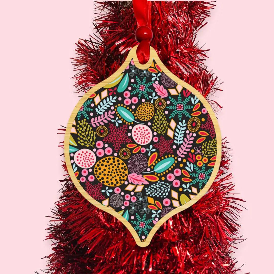 Sparkling Christmas Ornament - Elegant Holiday Tree Decoration for Festive Home & Party Decor