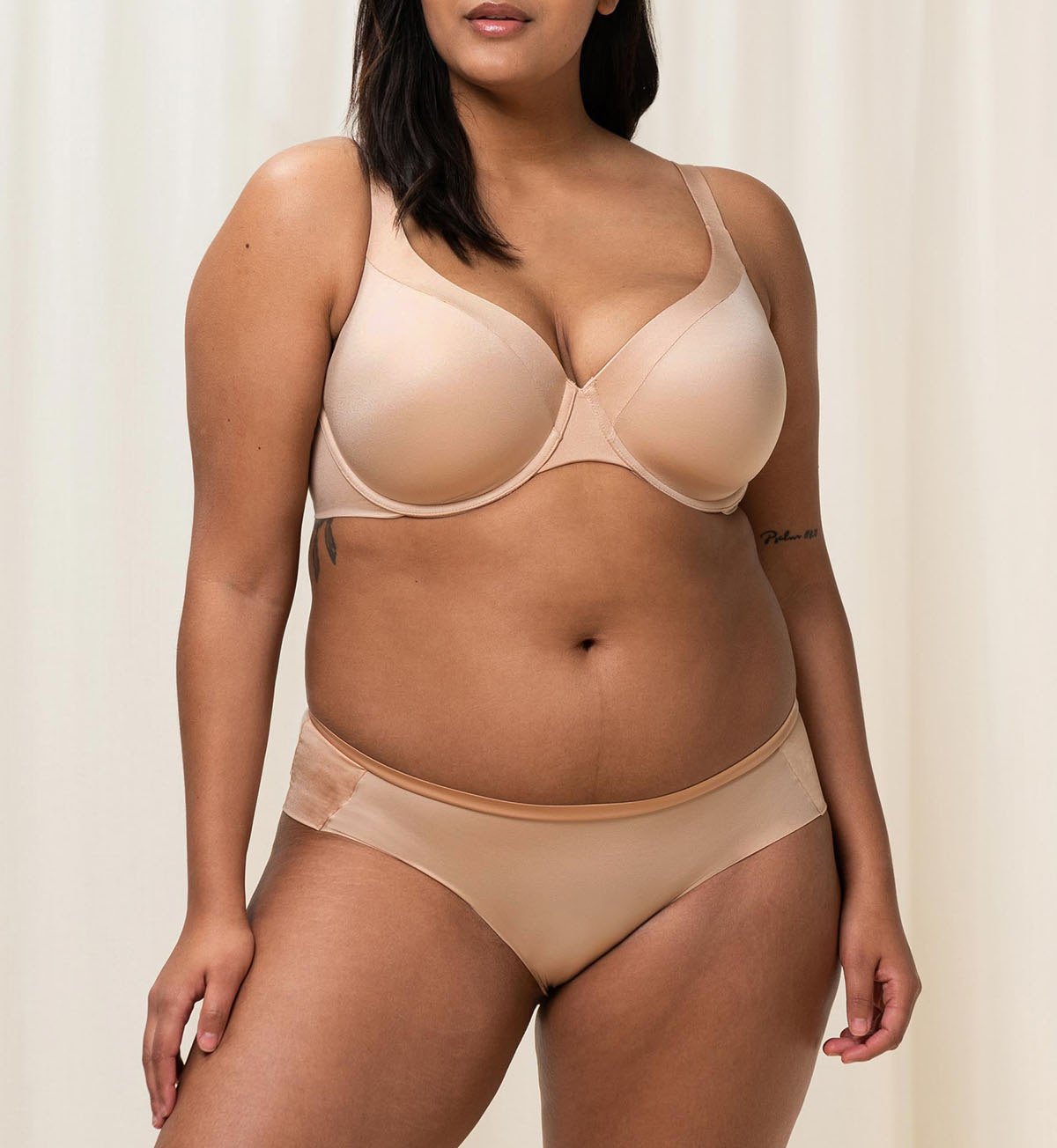 Soft Touch Hipster Body Makeup - Seamless Coverage & Natural Finish for Everyday Wear & Special Occasions