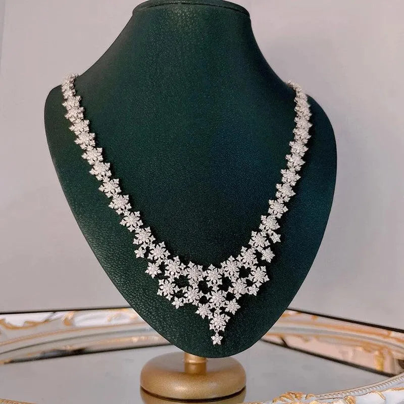 18K White Gold 8.0ct H Diamond Snowflake Necklace for Women - Luxury Real Diamond Pendant Jewelry Gift for Anniversary, Wedding & High-Class Banquet Parties