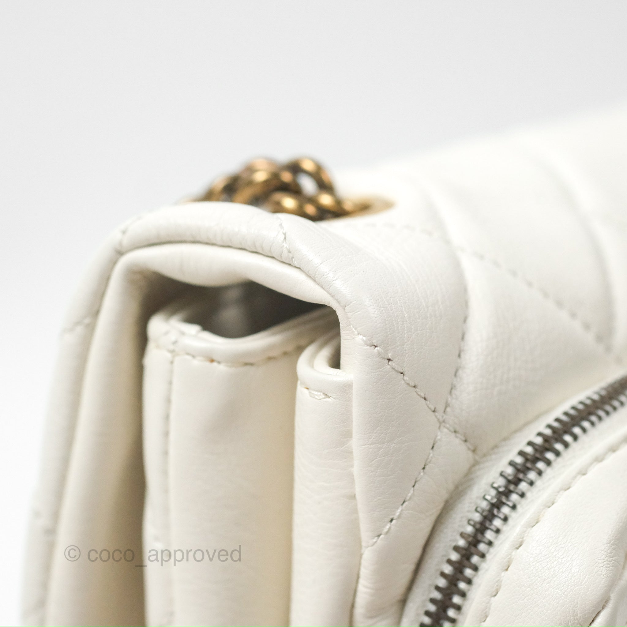 Chanel CC Crown Flap Bag in White Calfskin with Antique Gold Hardware - Luxury Crossbody Purse for Women, Perfect for Evening Events & Date Nights