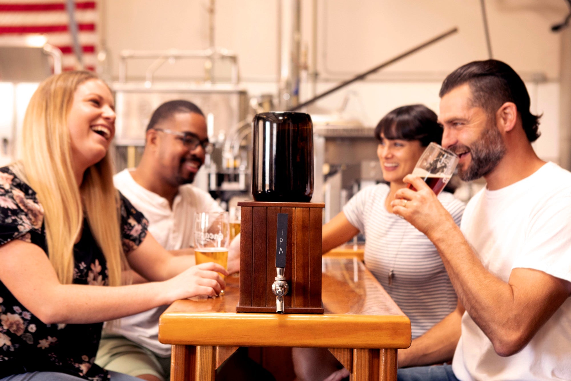 64 oz Glass Growler with Tap - Stainless Steel Beer Growler Kit for Homebrewing, Craft Beer & Party Use - Perfect for Home Brewers, Bars & Outdoor Events