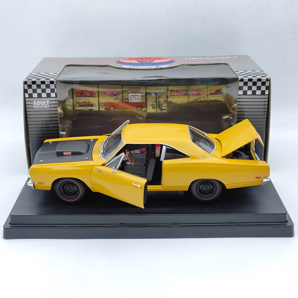 1:18 Scale 1969 1/2 Plymouth Roadrunner 440 6BBL Supercar Diecast Model Toy - Collectible Car Gift for Adults & Kids (Perfect for Display, Racing Enthusiasts & Vintage Car Collections)