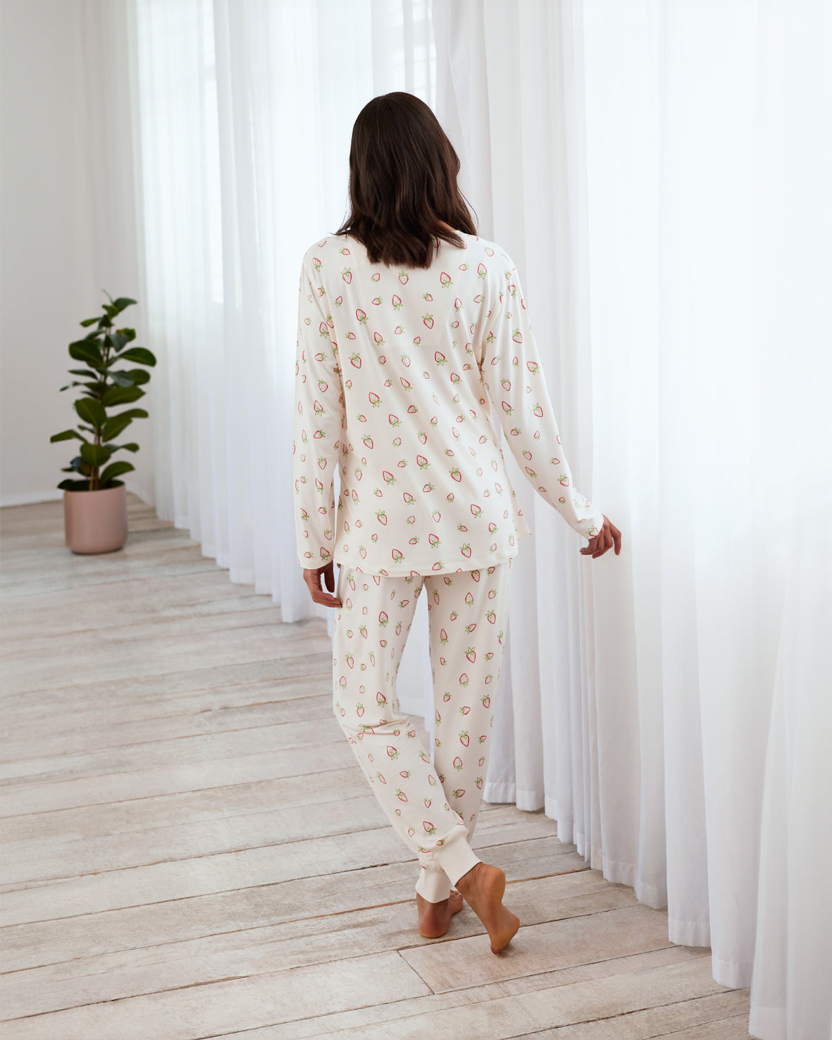 Strawberry Print Maternity Pajama Set - Soft & Comfortable Long Sleeve Nursing Sleepwear for Pregnant Women - Perfect for Relaxing at Home or Hospital Stay