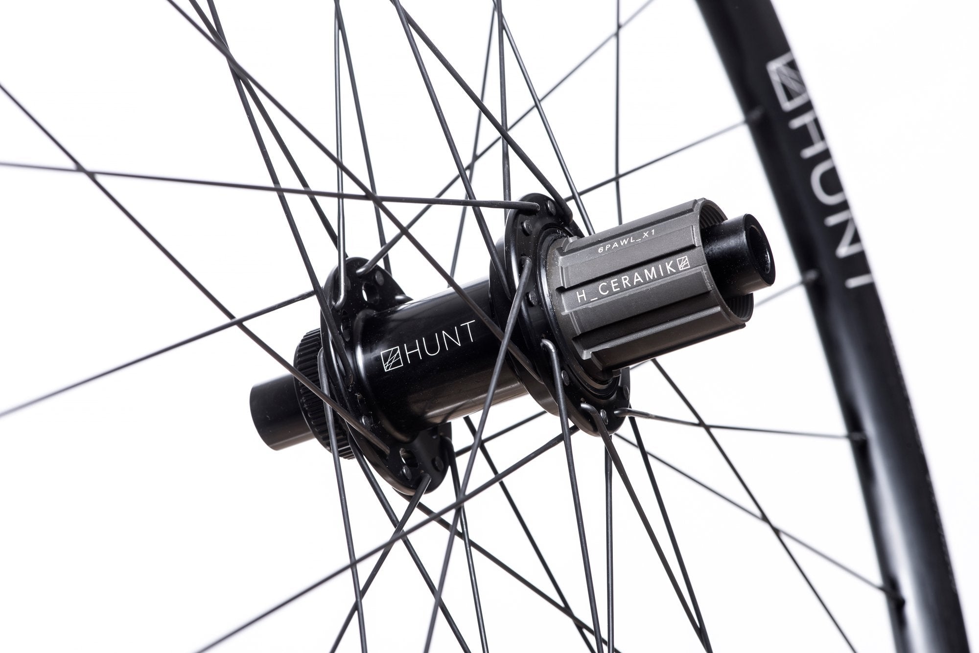 HUNT 4 Season Superdura Disc Wheelset - Lightweight & Durable Alloy Wheels for Road & Gravel Biking - Perfect for Year-Round Cycling, Commuting & Adventure Riding