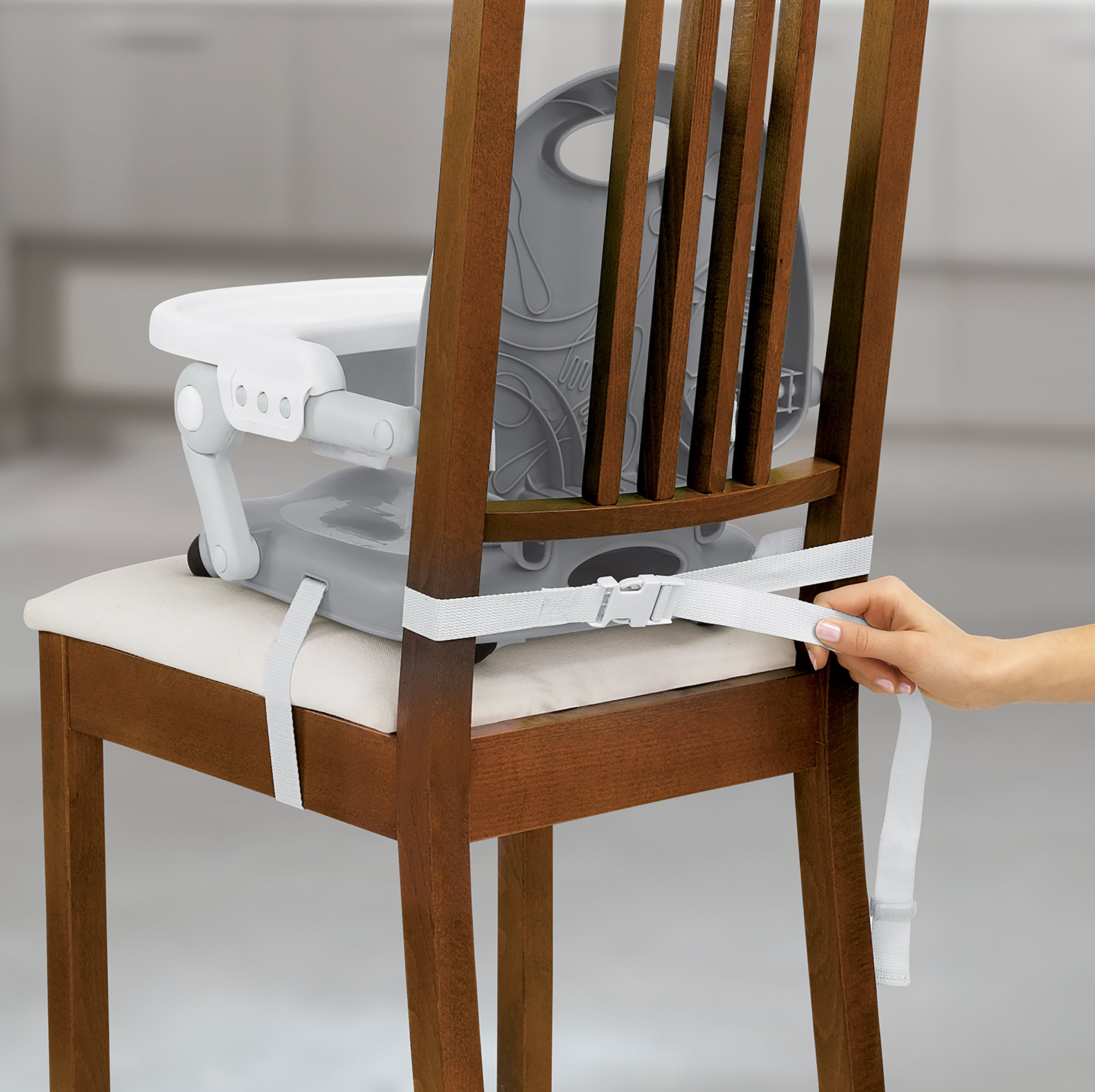 Chicco Pocket Snack Portable Booster Seat for Toddlers - Lightweight Travel High Chair for Babies & Kids - Perfect for Restaurants, Road Trips & Outdoor Dining