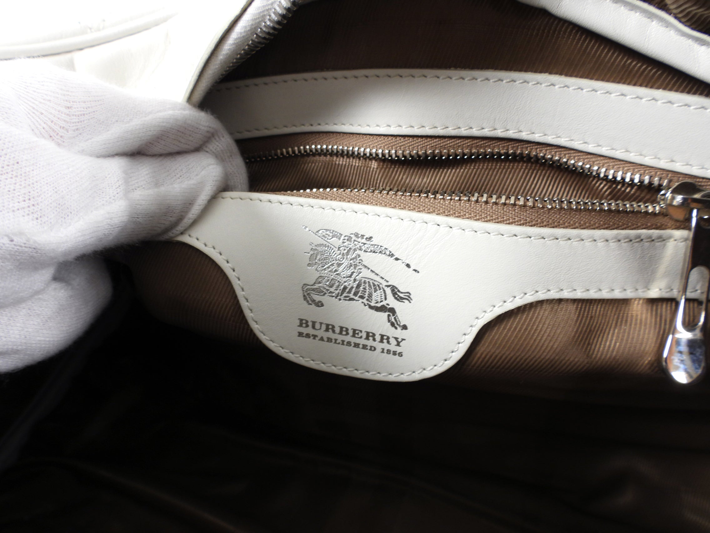 Burberry Prorsum White Leather Shoulder Bag | Luxury Designer Handbag for Women | Perfect for Work, Travel & Evening Events