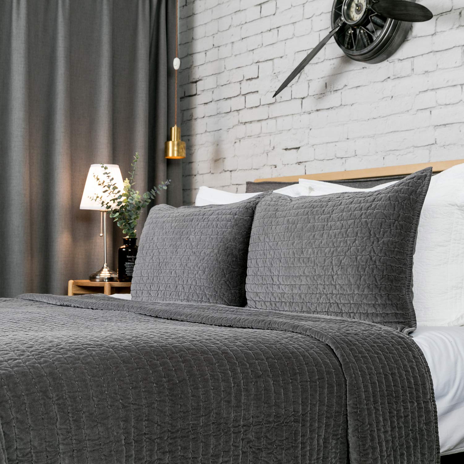 Luxury Velvet Quilt Oversized King Size 108