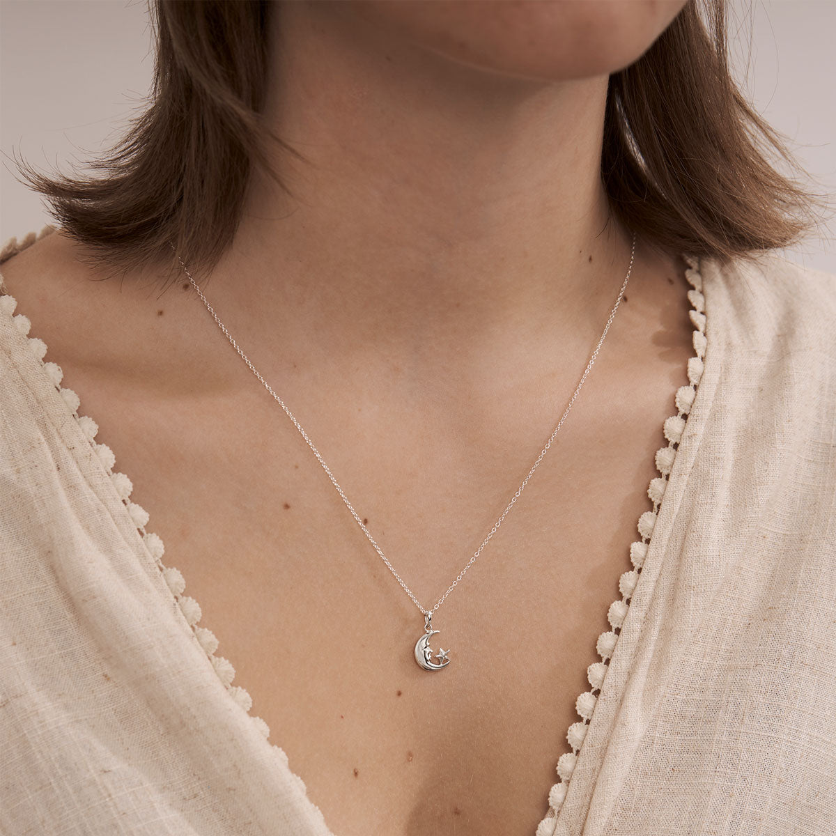 Dreamer Necklace for Women - Elegant Gold Plated Pendant with Inspirational Quote - Perfect Gift for Birthday, Anniversary & Everyday Wear
