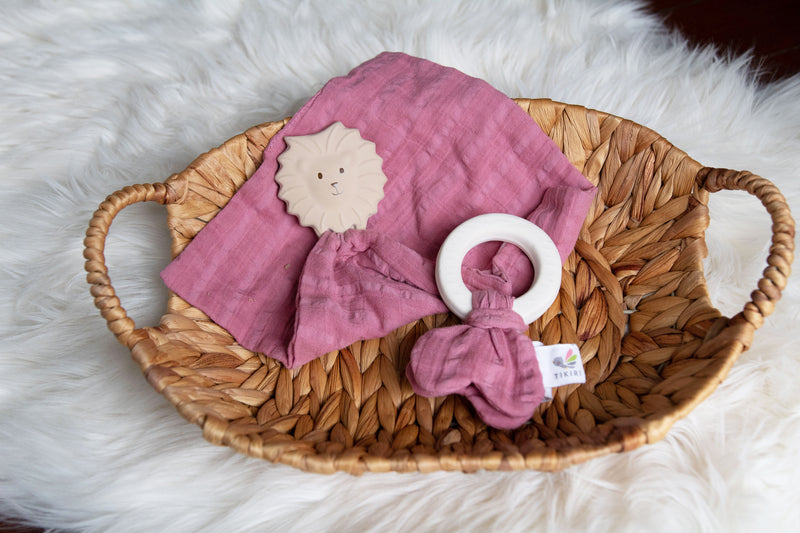 Organic Natural Rubber Teether & Crinkle Toy for Babies - Dusty Pink Muslin Tie | Soothing Teething Relief & Sensory Play for Infants | Perfect Baby Shower Gift & Nursery Essential