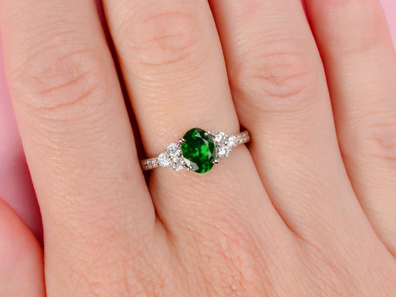 Exquisite Tsavorite Garnet & Platinum Diamond Ring for Women - Elegant Wedding, Engagement & Anniversary Jewelry Gift