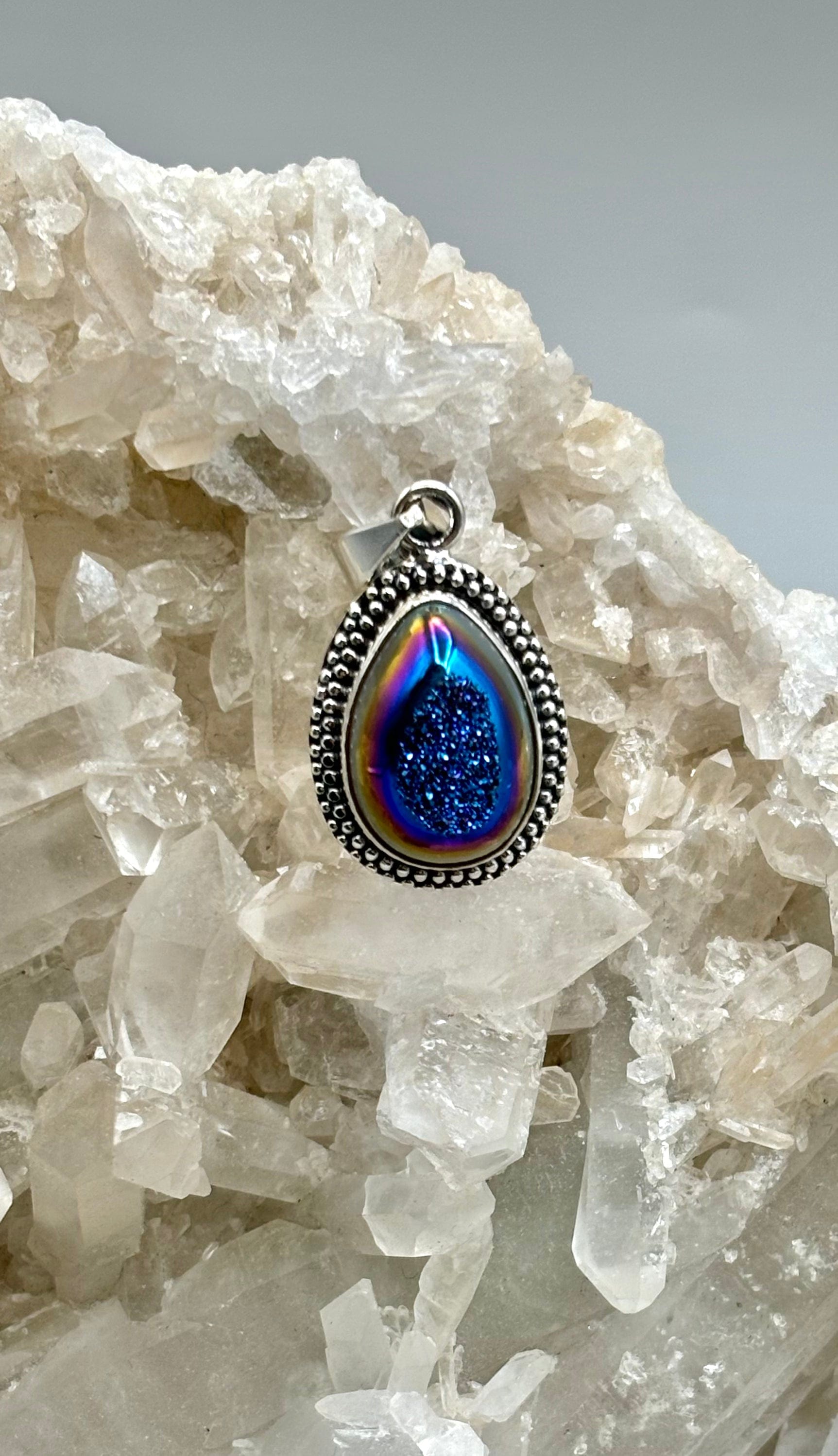 Aura Druzy Pendant Necklace - Natural Crystal Healing Jewelry for Women - Perfect for Meditation, Yoga & Spiritual Gifts