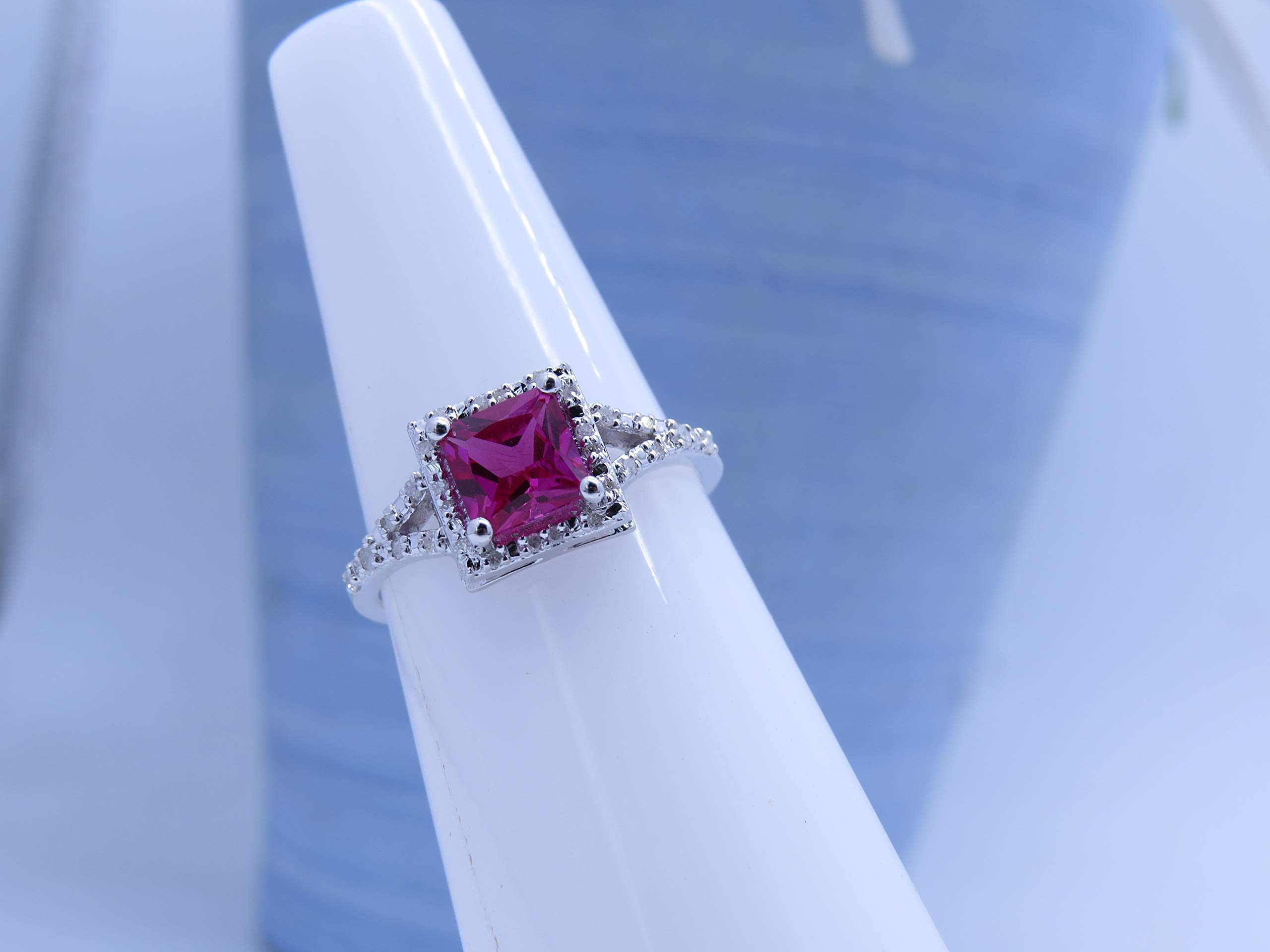 Dazzlingrock 6mm Princess Cut Lab-Created Gemstone & Round White Diamond Engagement Ring for Women - Sterling Silver - Perfect for Proposals, Anniversaries & Special Occasions