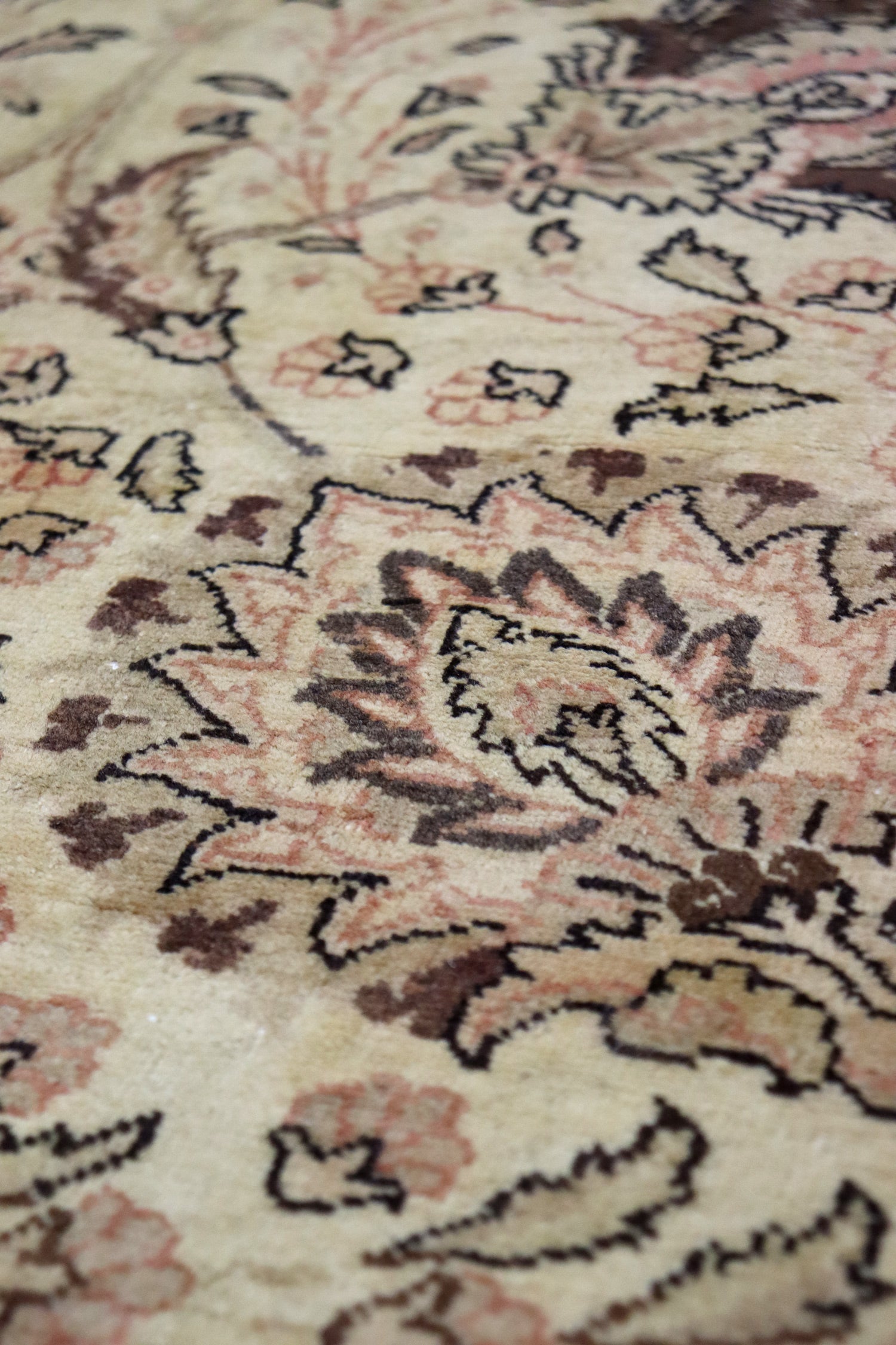 Handwoven Antique Tabriz Traditional Persian Rug - J65484 - Perfect for Living Room, Bedroom & Office Decor