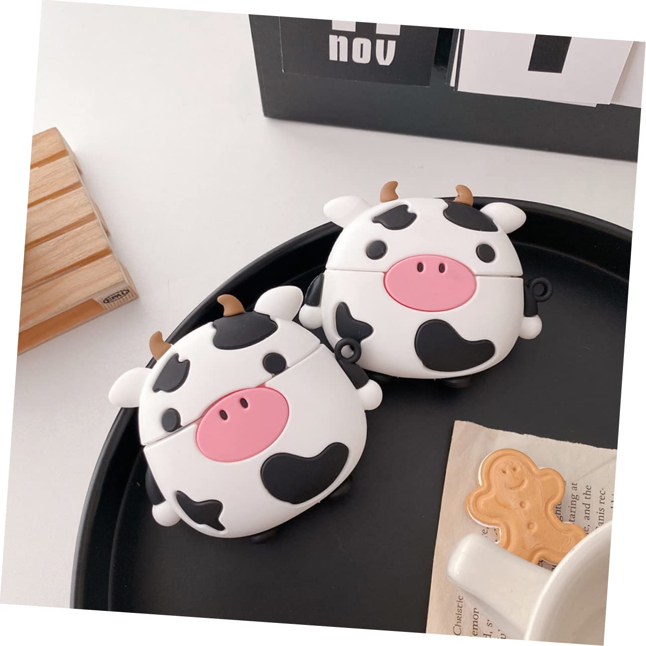 Cow-Shaped Silicone Earbud Case - Cute Cow Design Earphone Cover, Shockproof & Stylish for AirPods, Galaxy Buds - Perfect for Travel, Workout & Daily Use