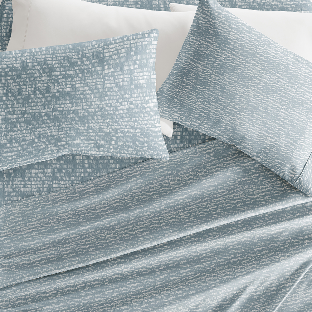 Dashed Lines 4 Piece Pattern Sheet Set - Soft & Breathable Bedding for Queen/King Size Beds - Perfect for Modern Bedrooms, Guest Rooms & Airbnb Stays