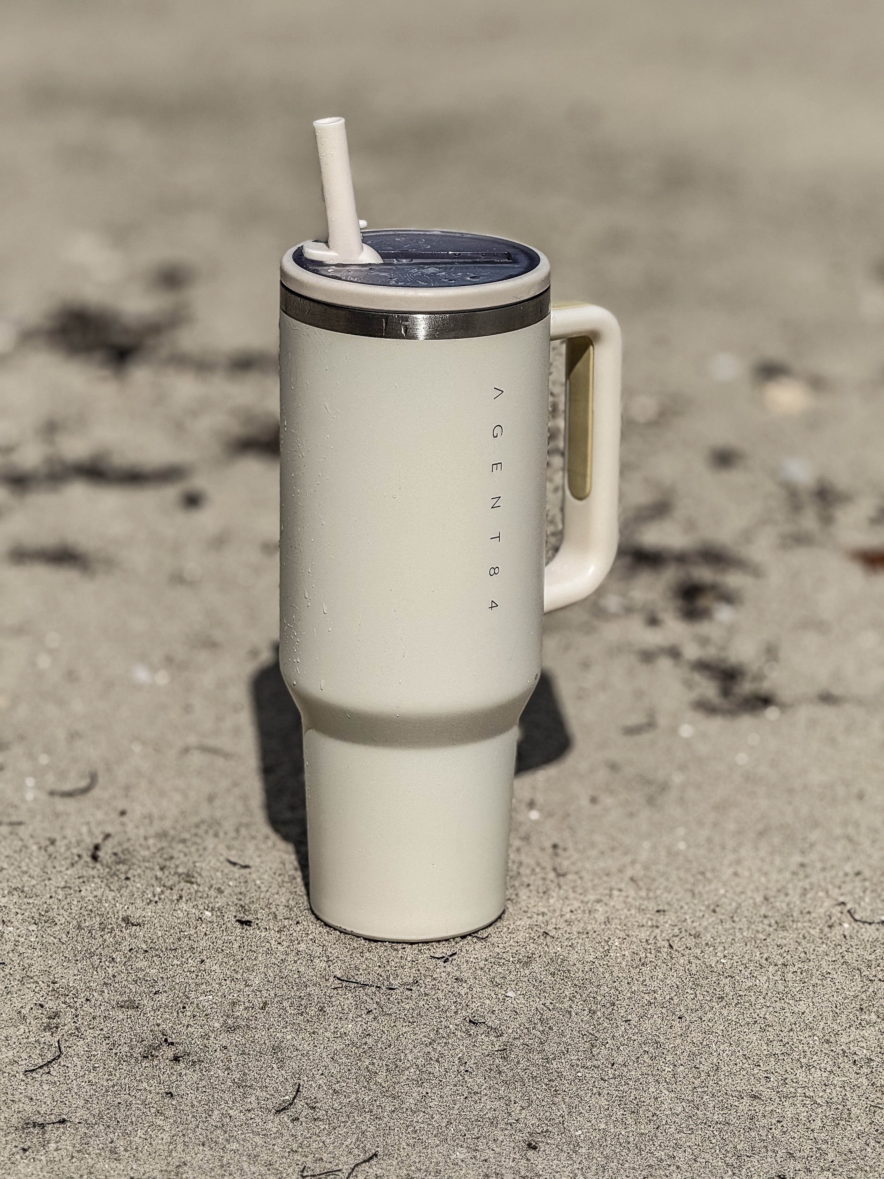 Premium Stainless Steel Insulated Tumbler with Lid & Straw - Keeps Drinks Hot/Cold for Hours - Perfect for Travel, Office & Outdoor Activities - Free Gift Included