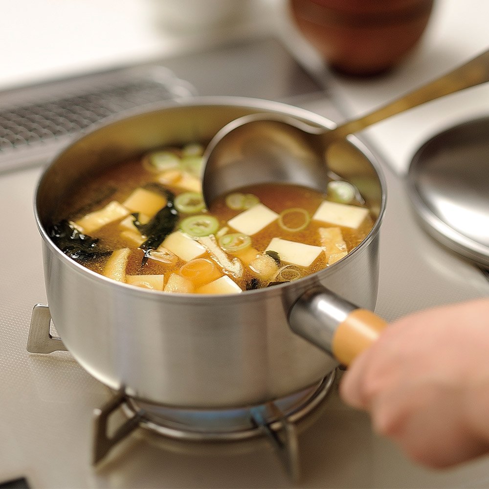 Premium Chitose Wooden Handle Saucepan with Lid - 2.2L Capacity, IH Compatible, Non-Stick Coating - Perfect for Cooking, Boiling & Serving Soups, Stews & Pasta Dishes
