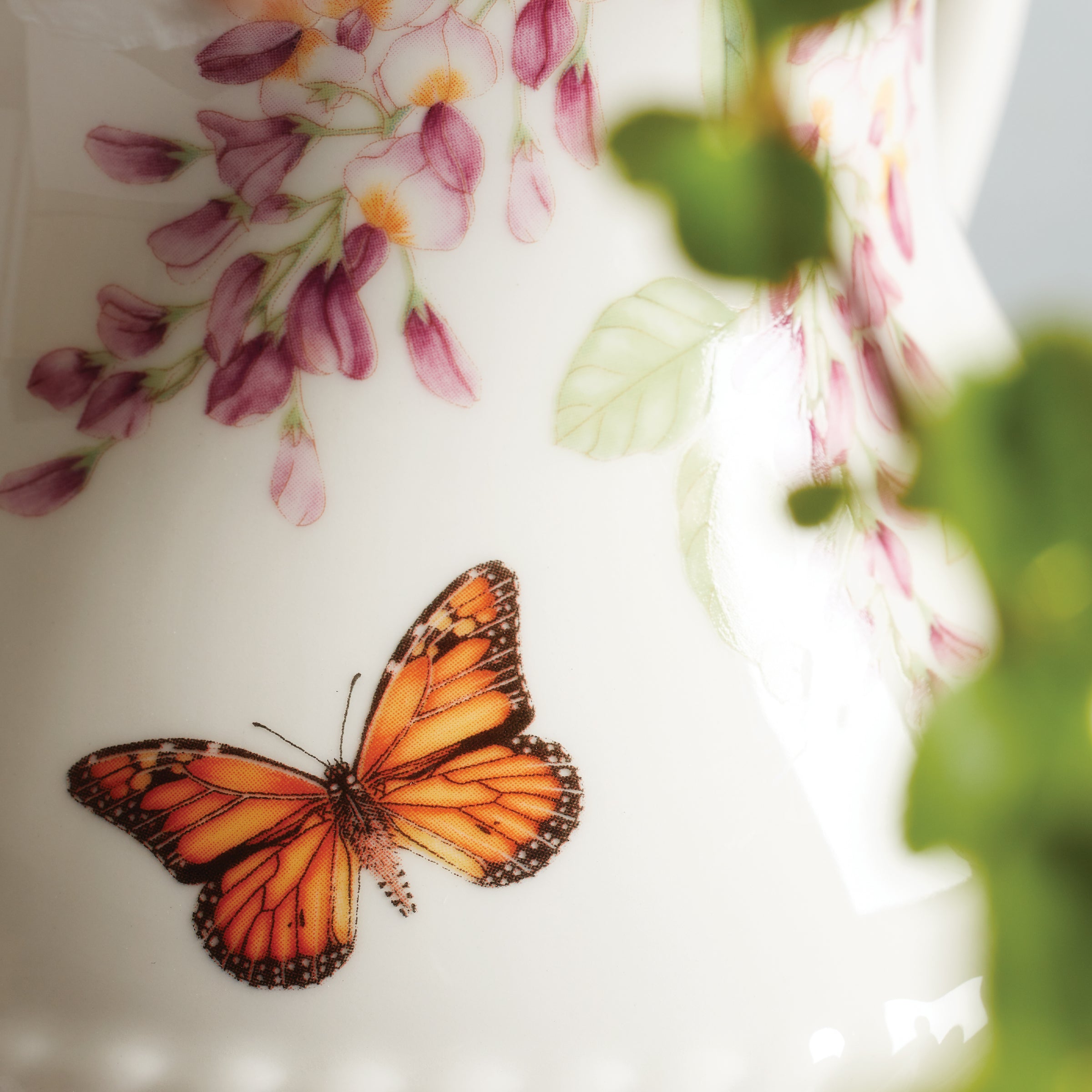 Butterfly Meadow Glass Pitcher - Elegant Floral Design for Iced Tea, Lemonade & Summer Drinks - Perfect for Parties, Picnics & Home Decor