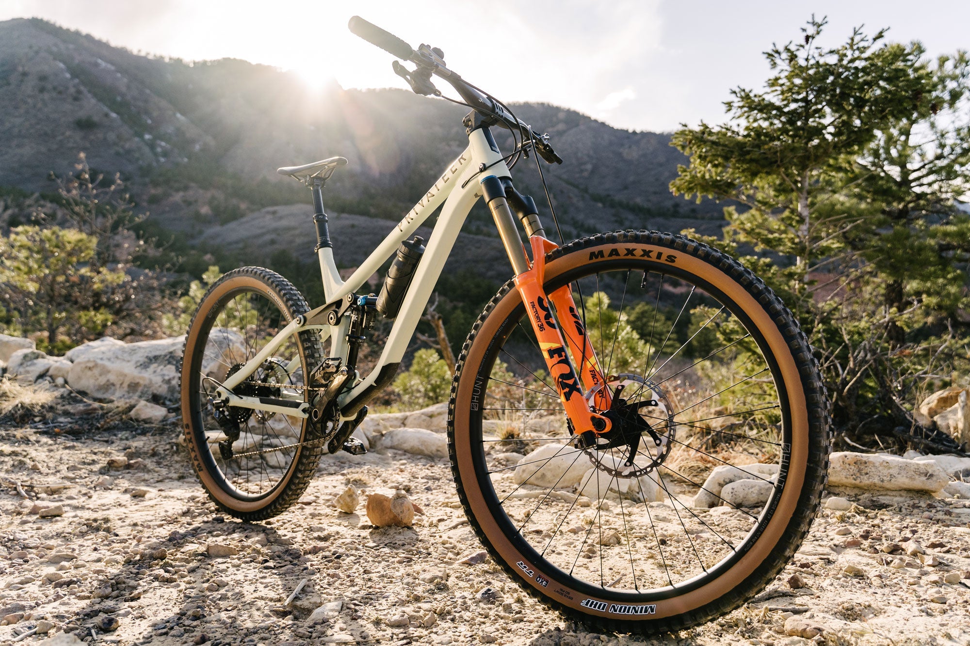 HUNT Trail Wide MTB 29 Wheelset - Lightweight & Durable Mountain Bike Wheels for Trail Riding - Perfect for Off-Road Cycling & Mountain Adventures